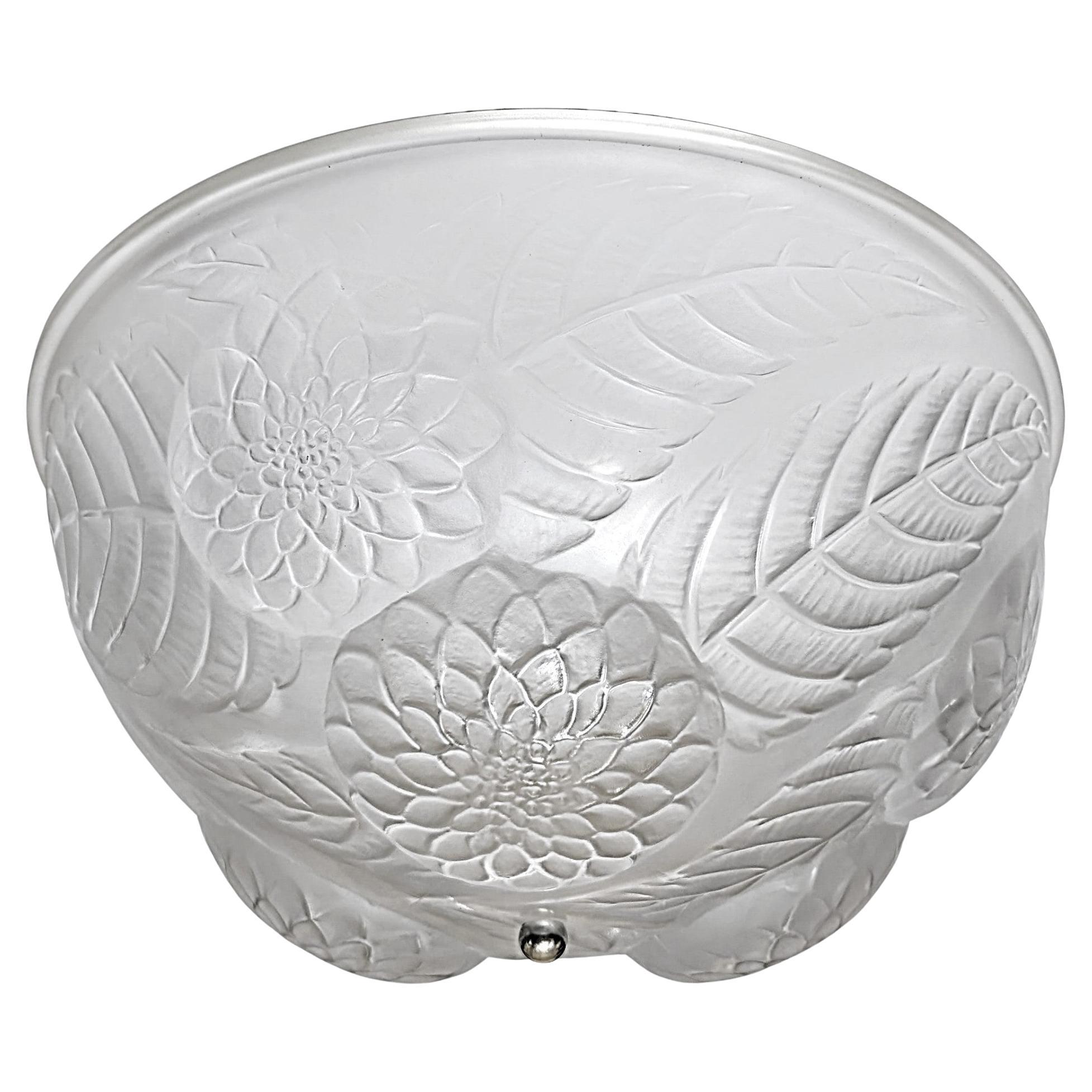 Lustre de René Lalique Modèle Dahlias 2 disponible.