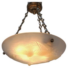French Art Deco Flying Bird and Fish Opal Glass Chandelier #7 (zwei auf Lager)