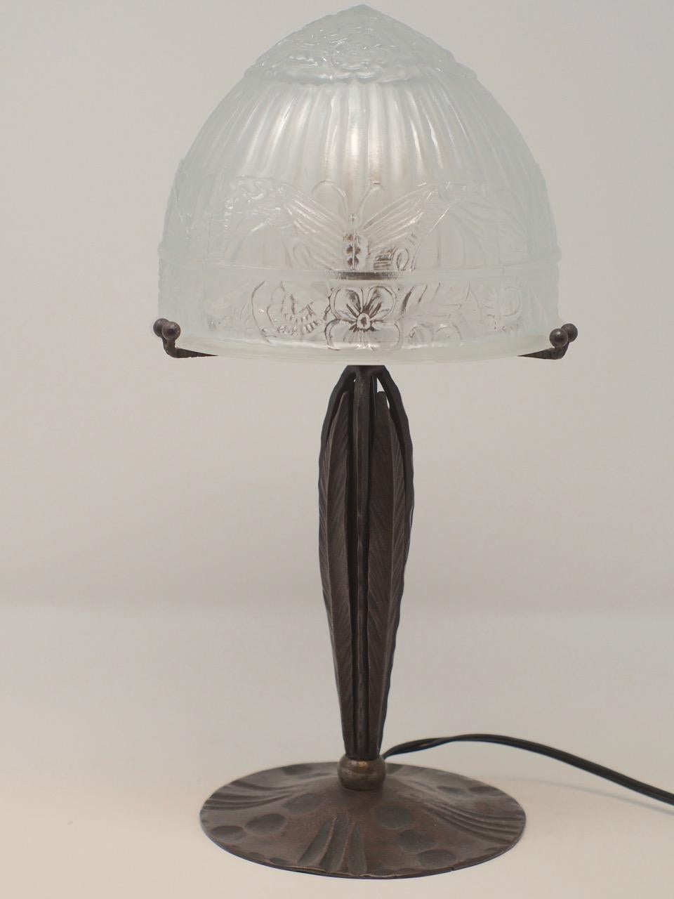 Classic French Art Deco hand forged iron table lamp with molded glass shade. 7