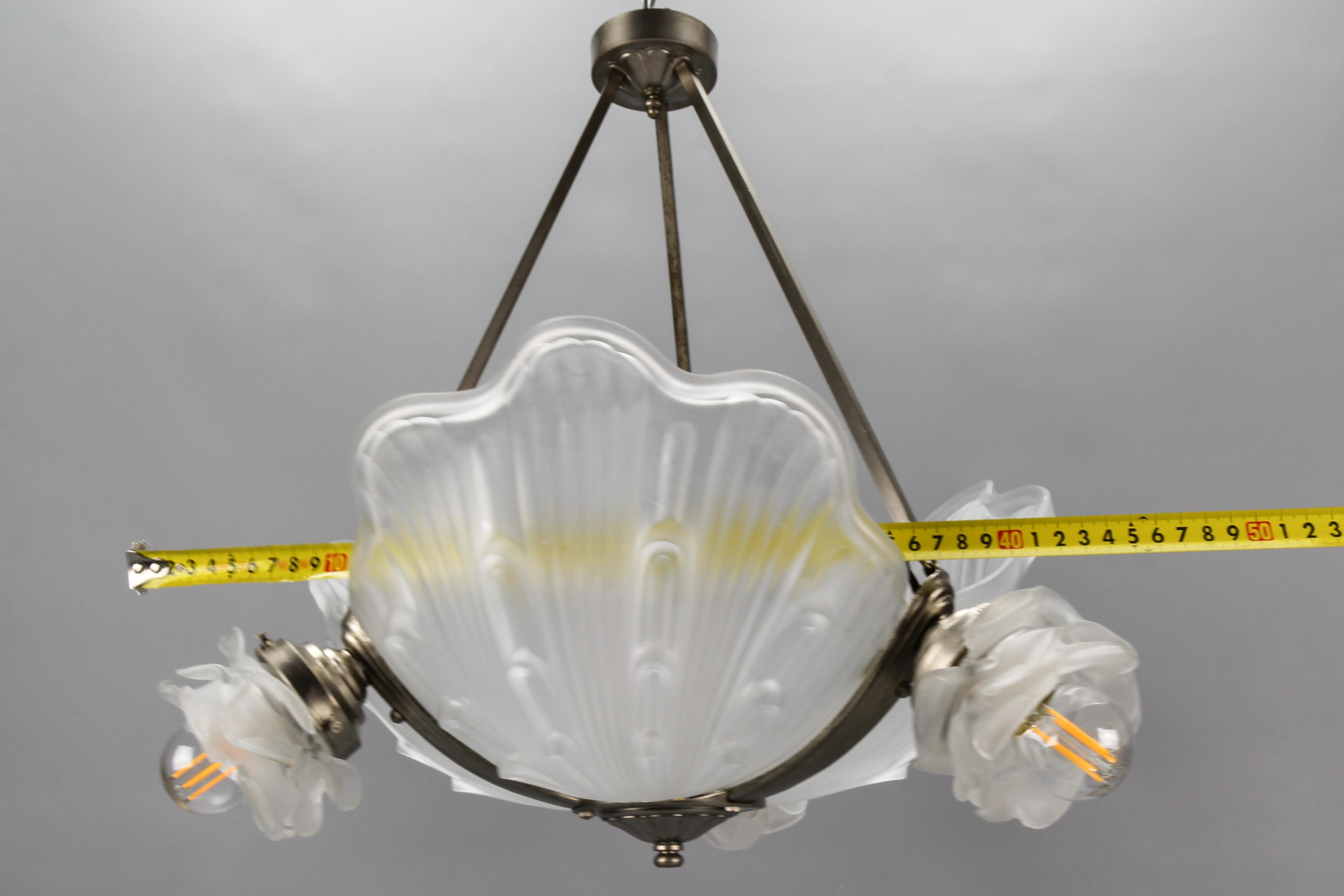 French Art Deco Four-Light White Frosted Glass Shell Chandelier, 1930s For Sale 12