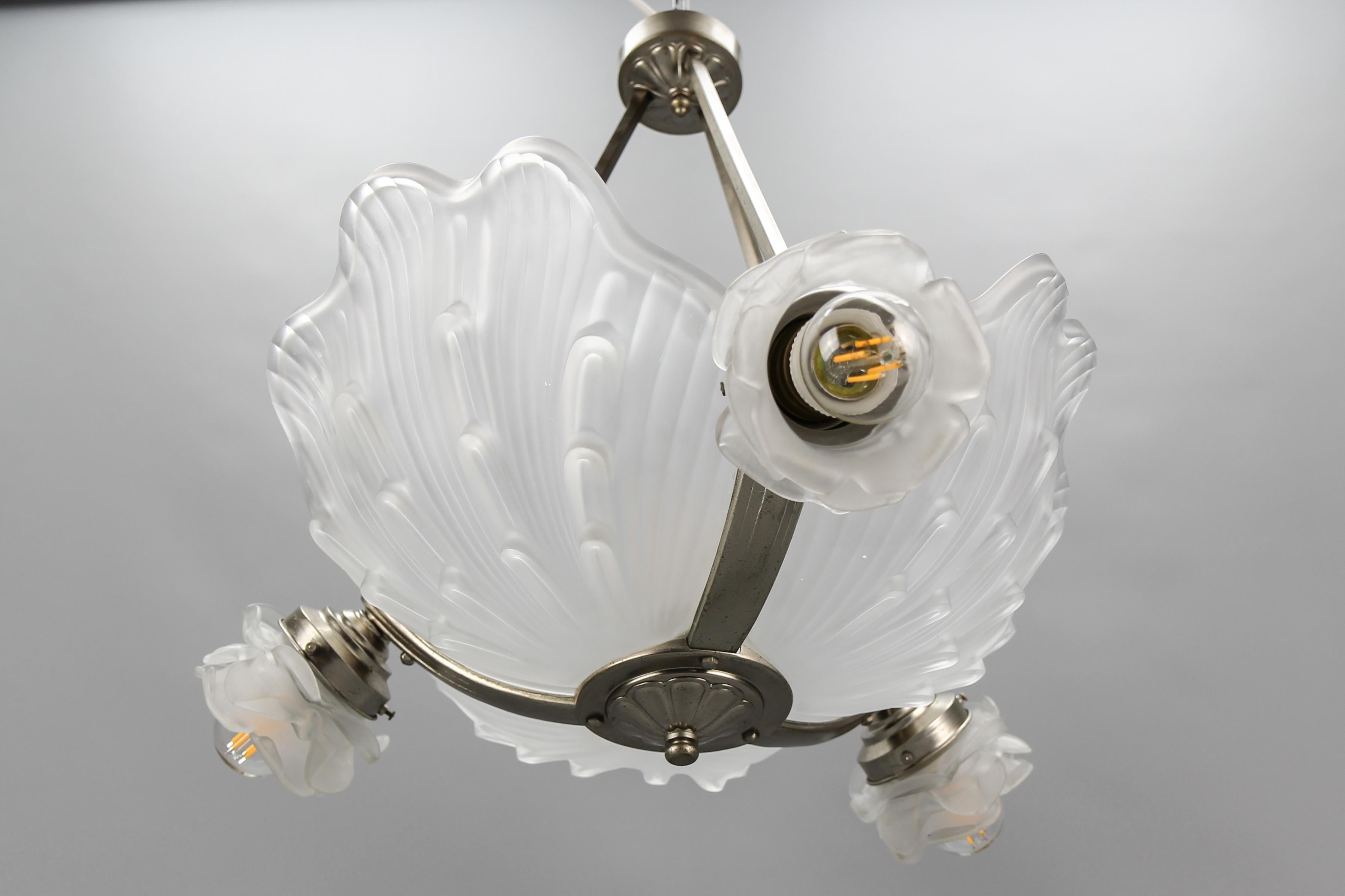 French Art Deco Four-Light White Frosted Glass Shell Chandelier, 1930s For Sale 4
