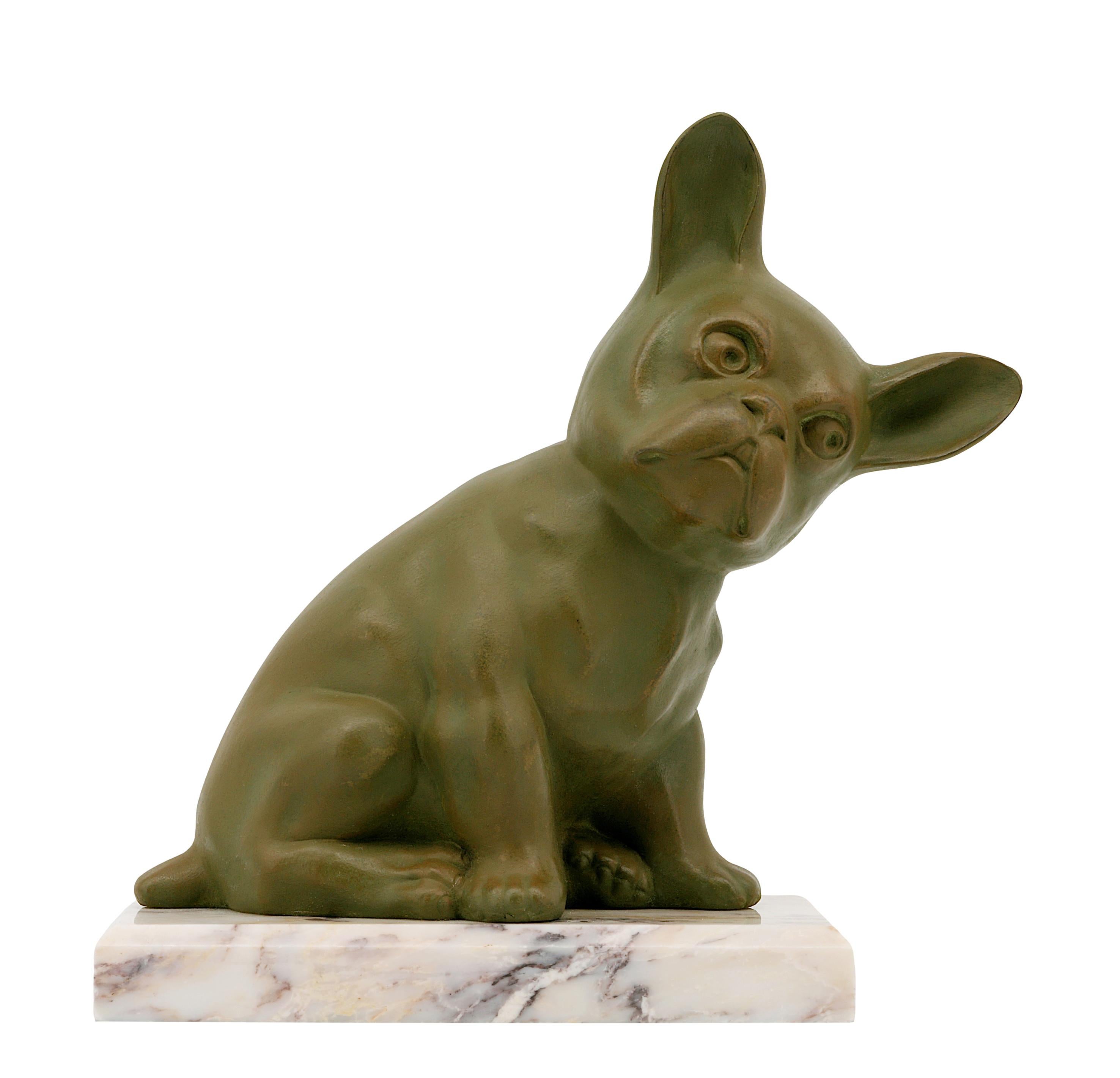 Französische Bulldoggen-Skulptur im Art déco-Stil, um 1925 im Zustand „Hervorragend“ im Angebot in Saint-Amans-des-Cots, FR