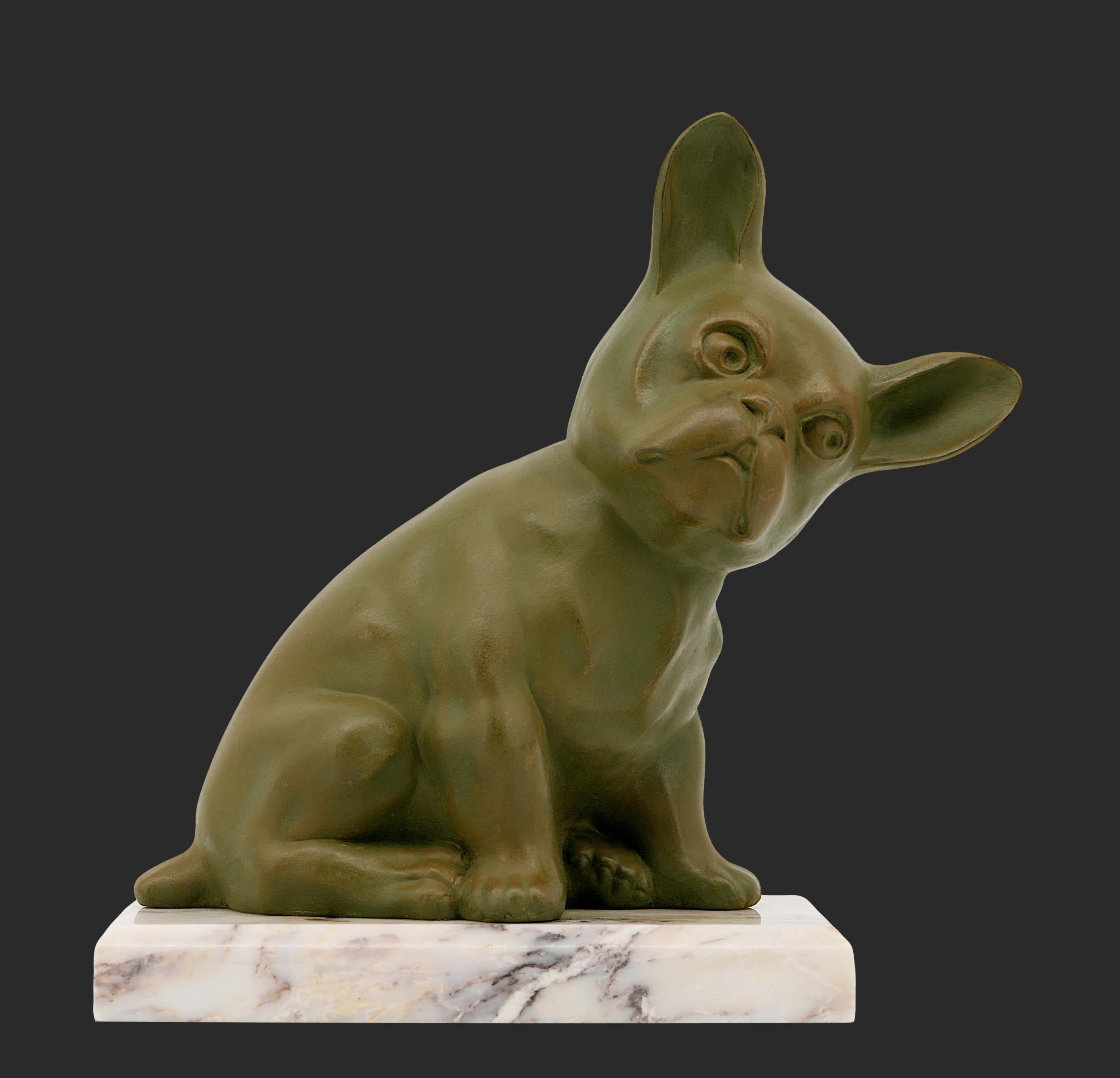 Französische Bulldoggen-Skulptur im Art déco-Stil, um 1925 (Frühes 20. Jahrhundert) im Angebot