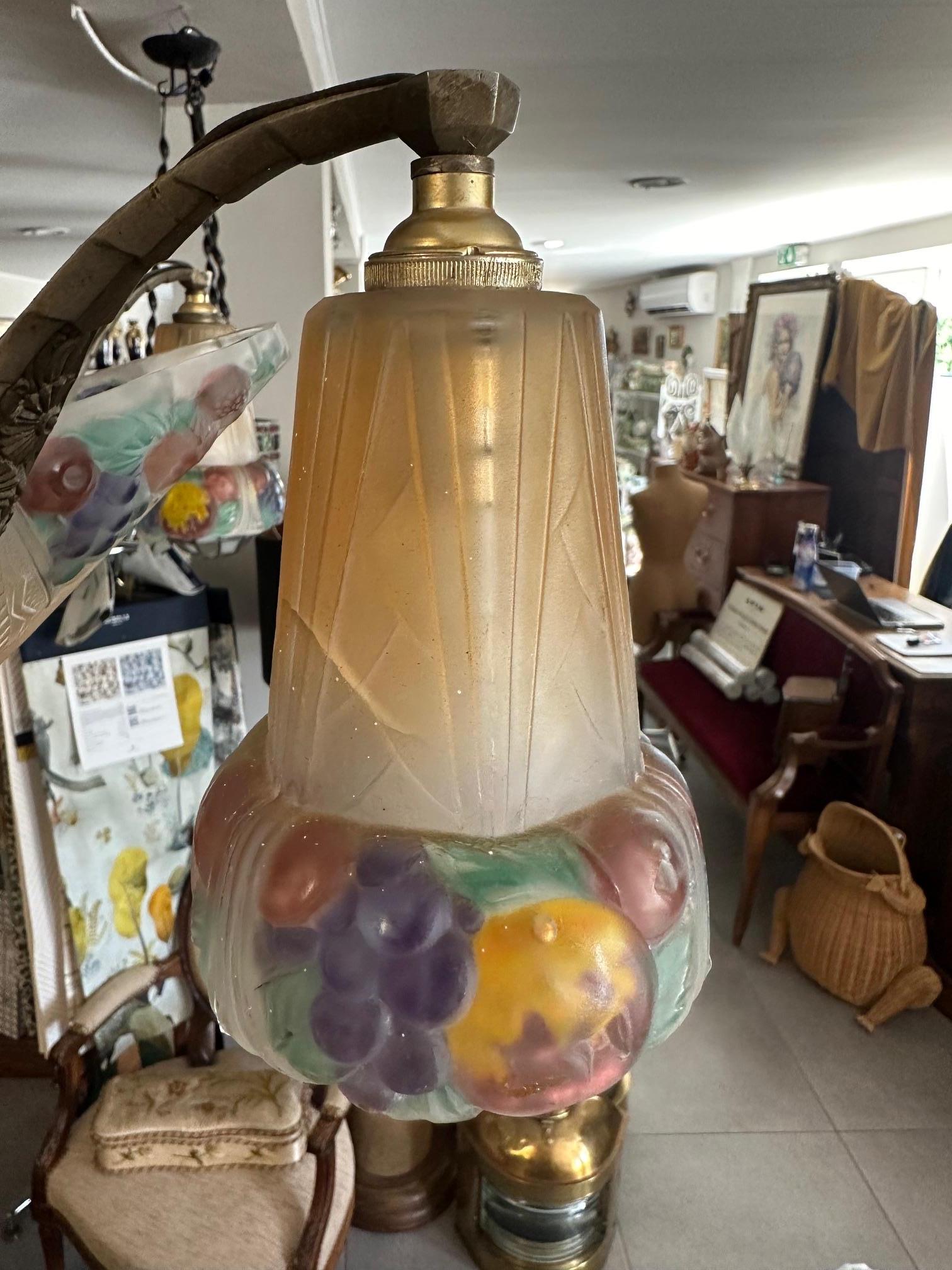 Lampadario francese Art déco in vetro artistico smerigliato e bronzo, anni '30 in vendita 8