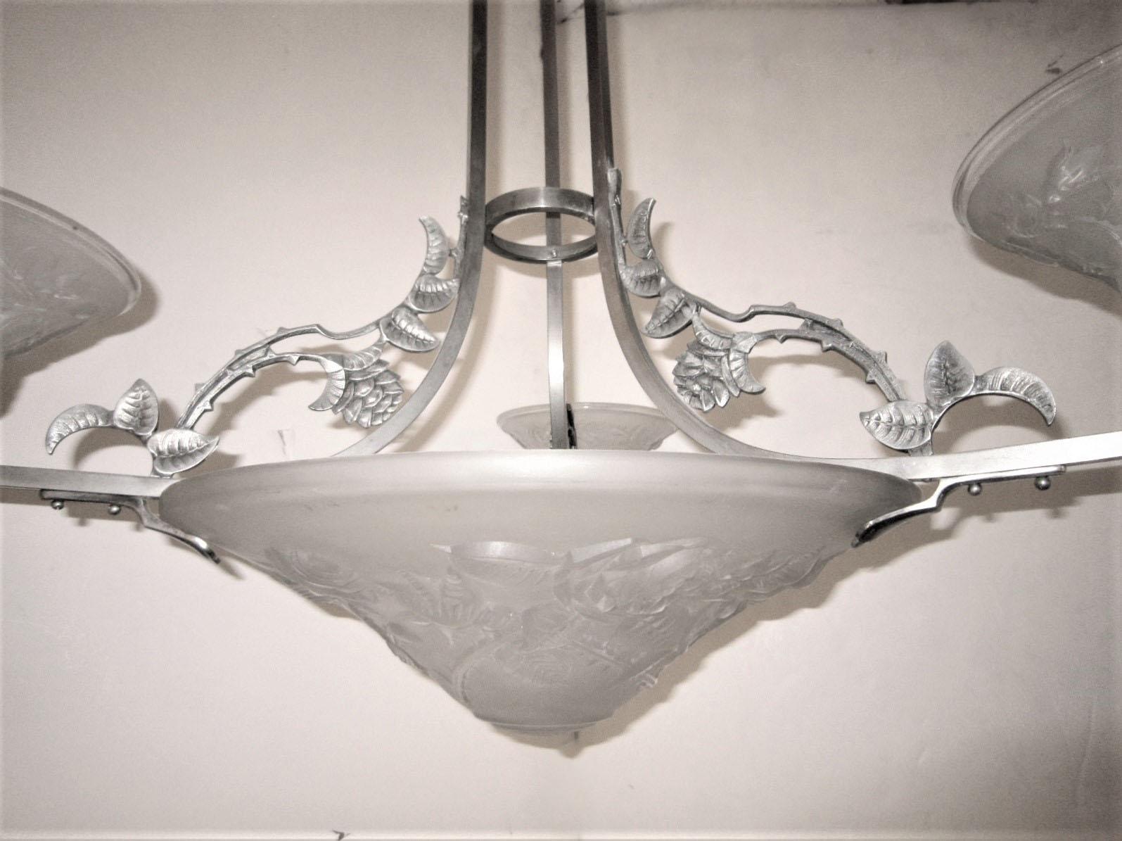 French Art Deco Frosted Art Glass Chandelier Signed Maynadier In Good Condition For Sale In New York City, NY