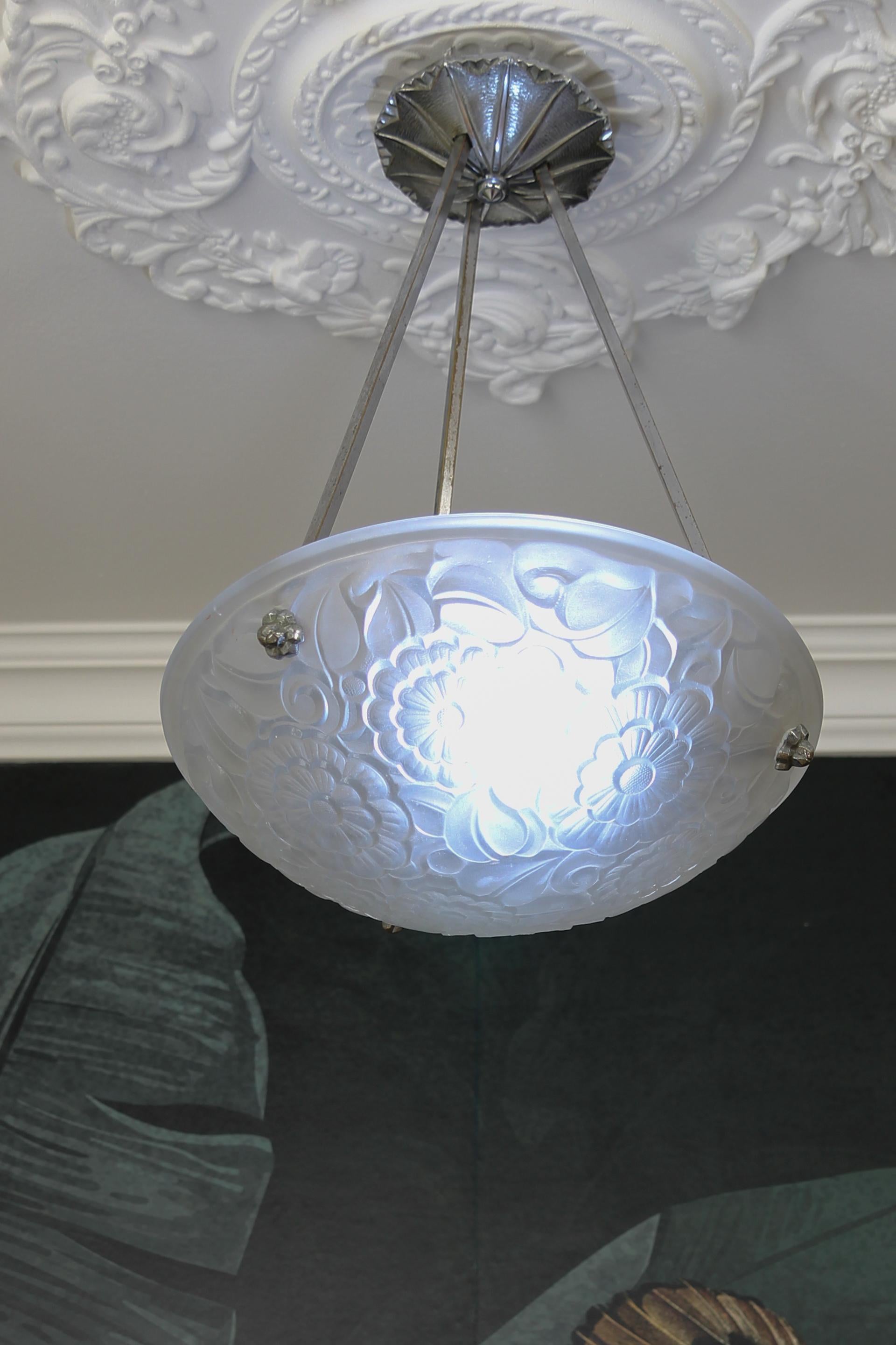 French Art Deco Frosted Glass and Chromed Brass Pendant Light by Primaflore For Sale 1