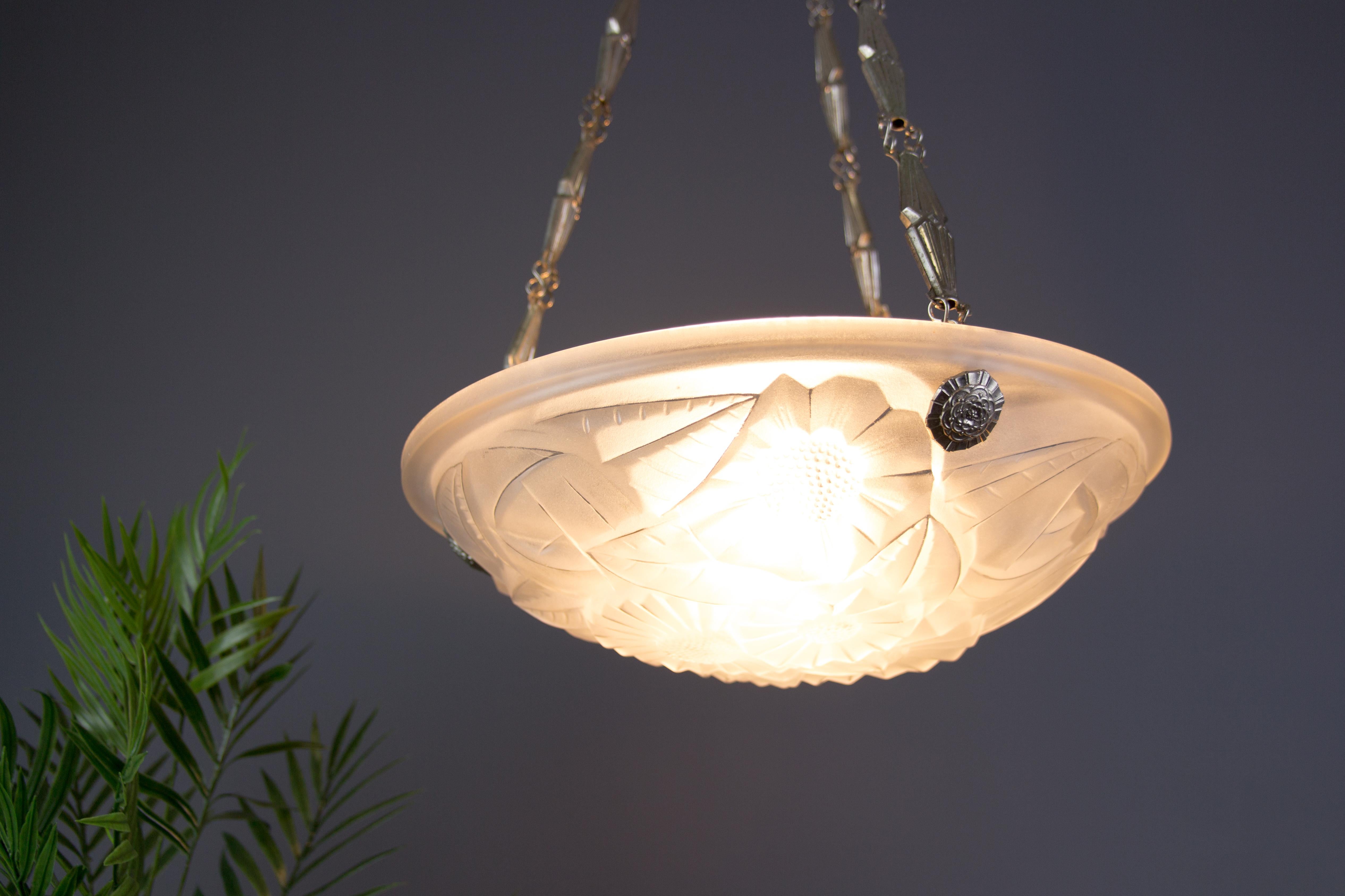 David Gueron French Art Deco Frosted Glass Pendant Chandelier, 1930s 10