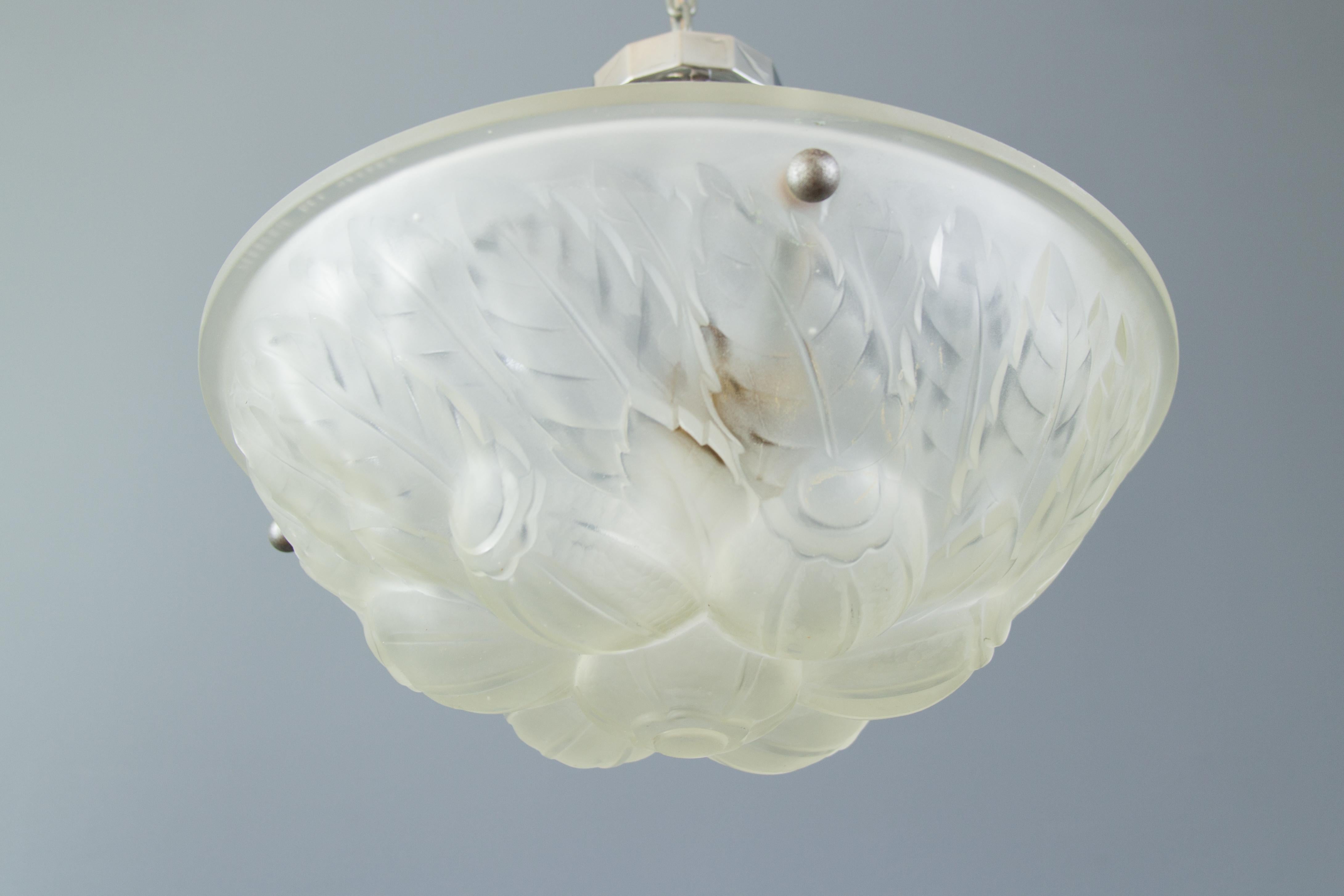 French Art Deco Frosted Glass Pendant Chandelier by Verrerie des Vosges, 1930s 6