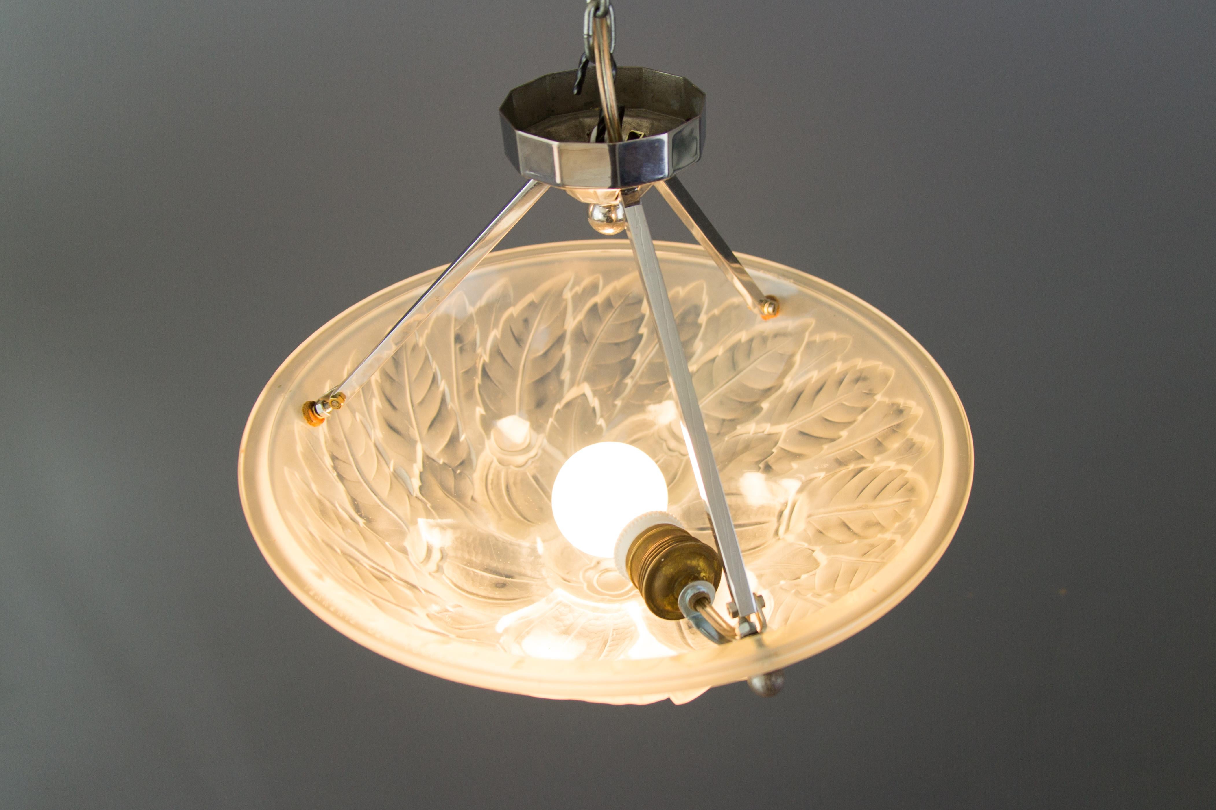 French Art Deco Frosted Glass Pendant Chandelier by Verrerie des Vosges, 1930s 11