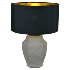 Base per lampada da tavolo francese Art Déco smerigliata e modellata nello stile di Degué