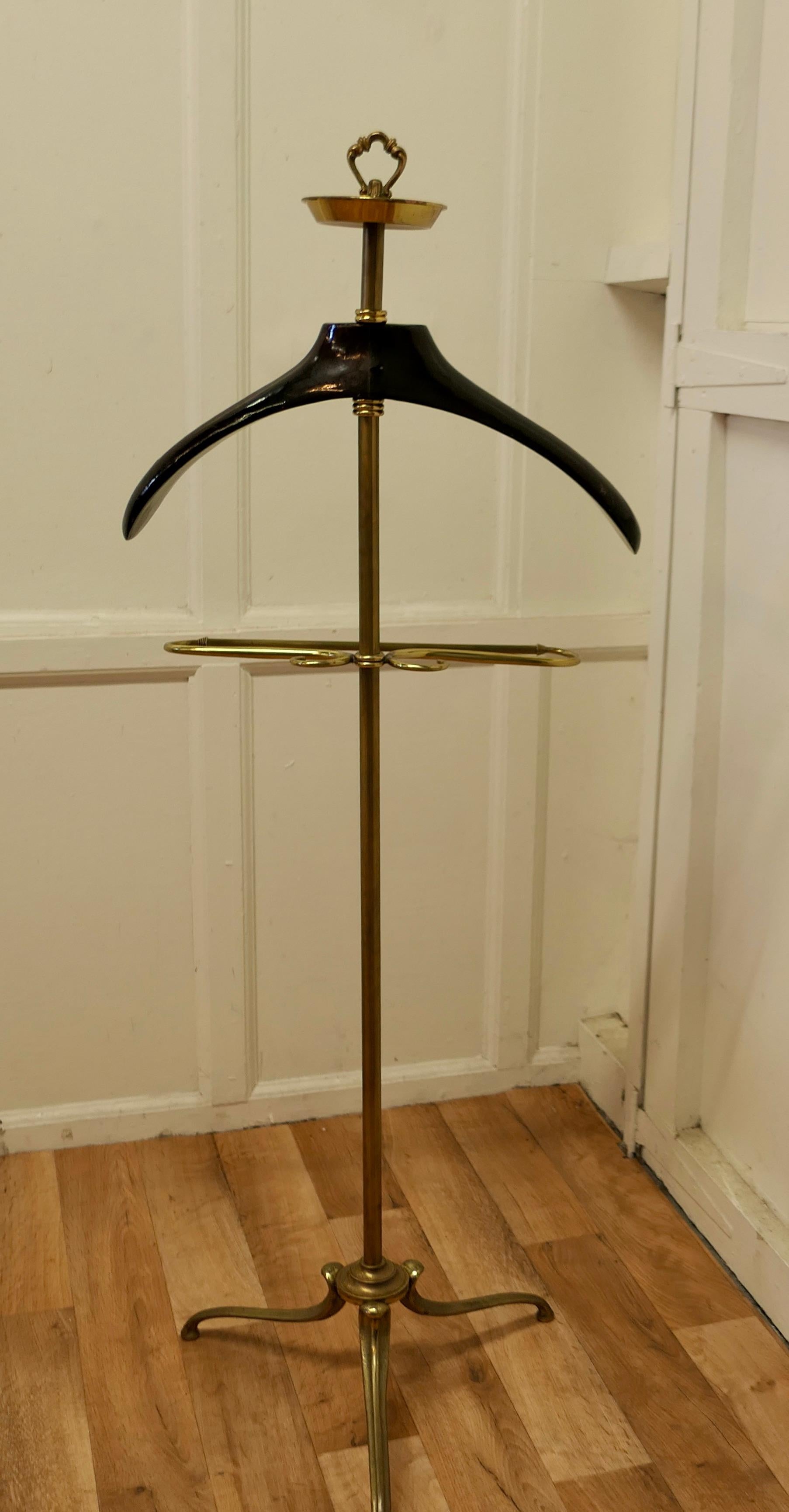 French Art Deco Gentleman’s Floor Standing Brass Suit Hanger or Dumb Valet For Sale 1