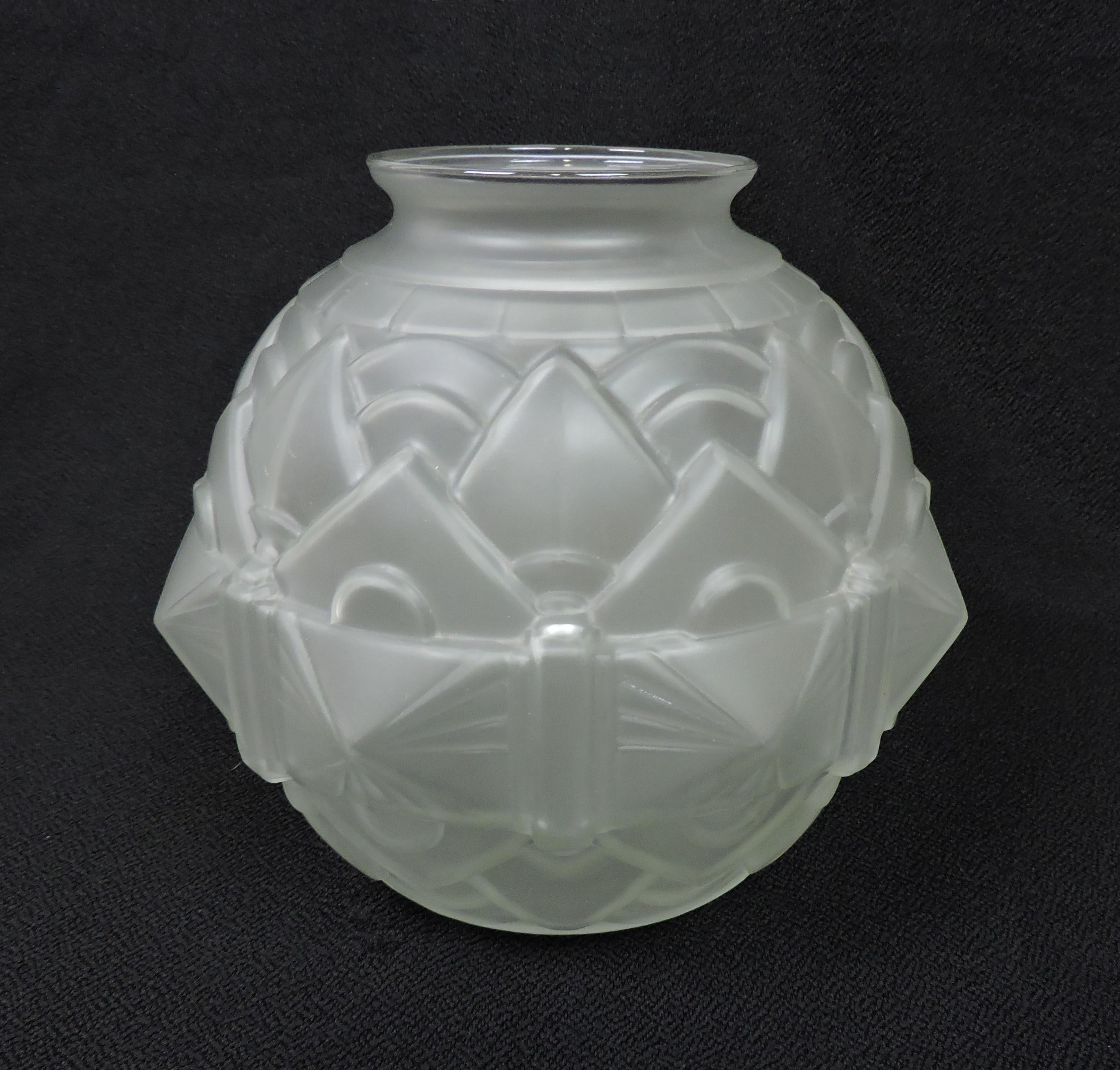 French Art Deco Geometric Design Frosted Glass Ball Vase For Sale 3