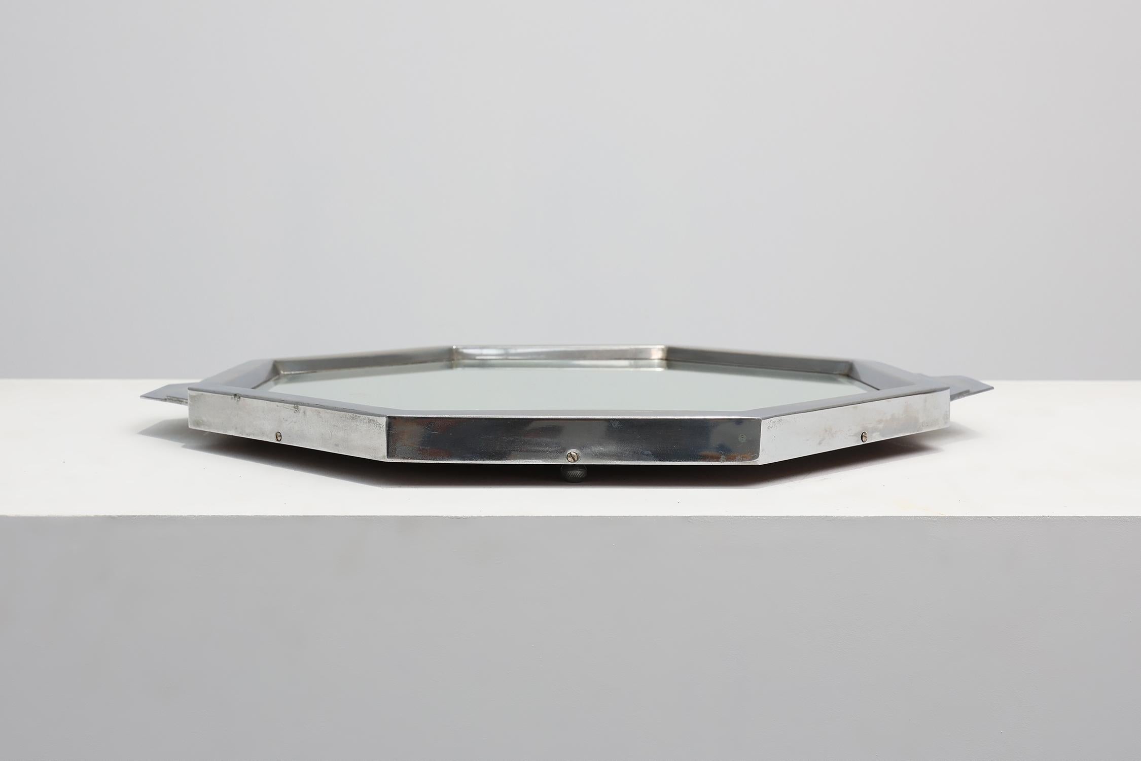 Französisches Art Deco geometrisches achteckiges Chrom- und Spiegelplateau, um 1930 im Angebot 4