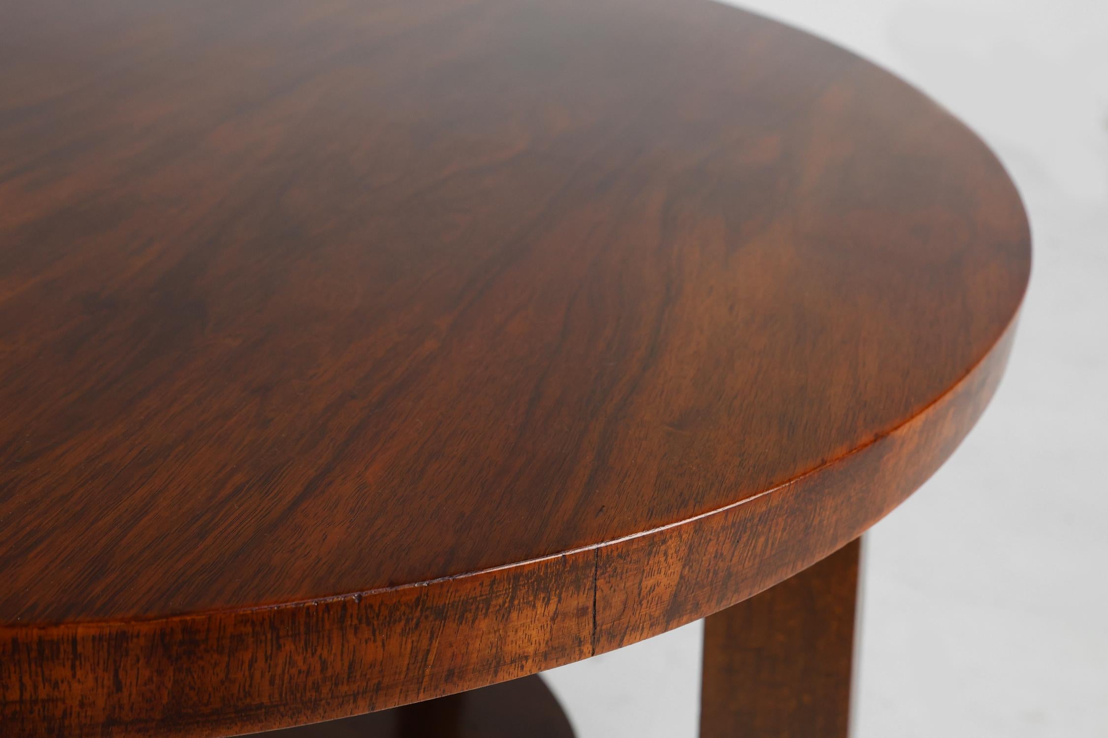 Lacquered French Art Deco geometric side table with arched base, 1930s