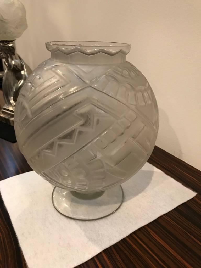 French Art Deco Geometric Signed Sabino Vase In Excellent Condition For Sale In North Bergen, NJ
