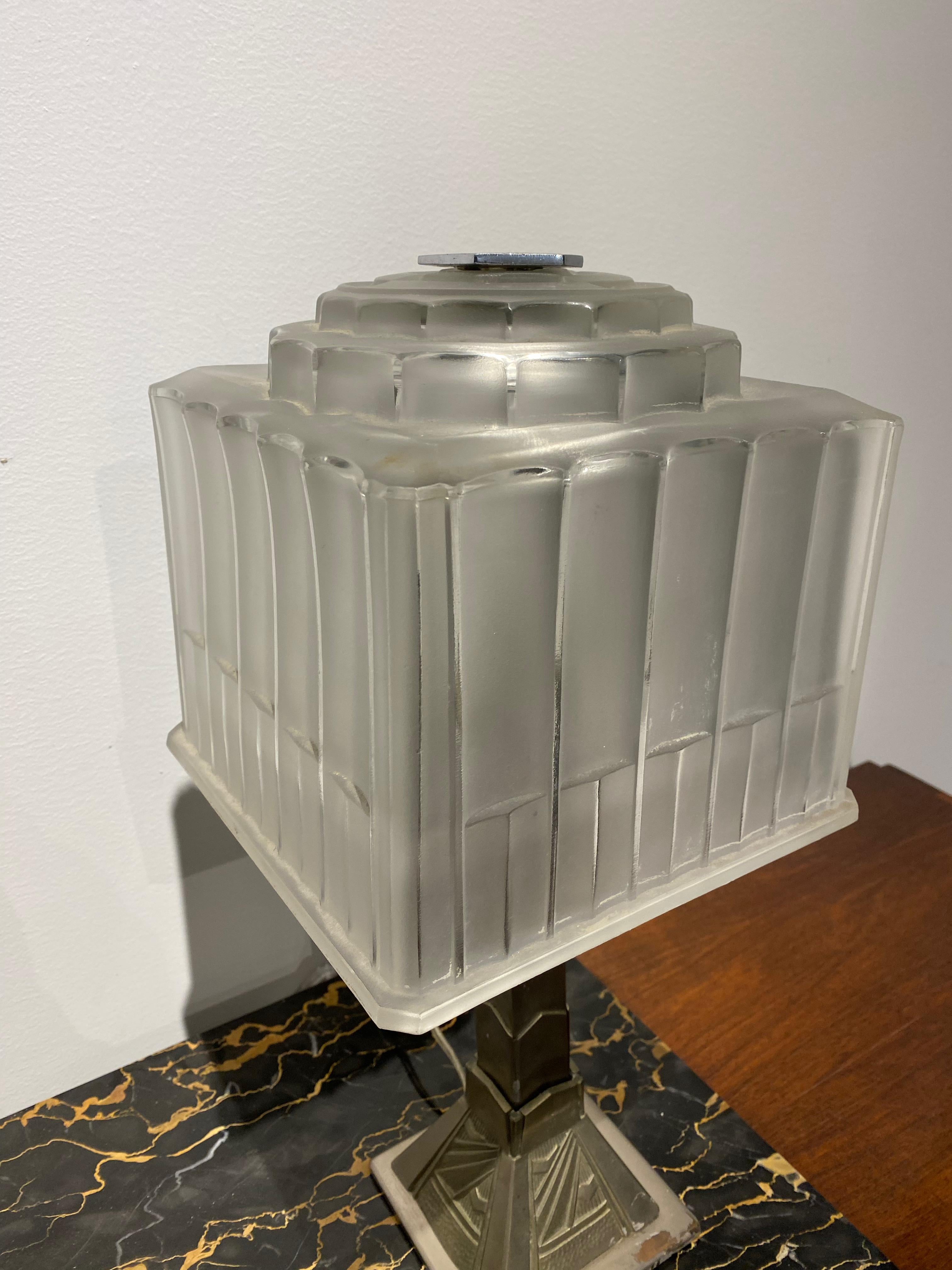 Glass French Art Deco Geometric Table Lamp Signed by Sabino For Sale