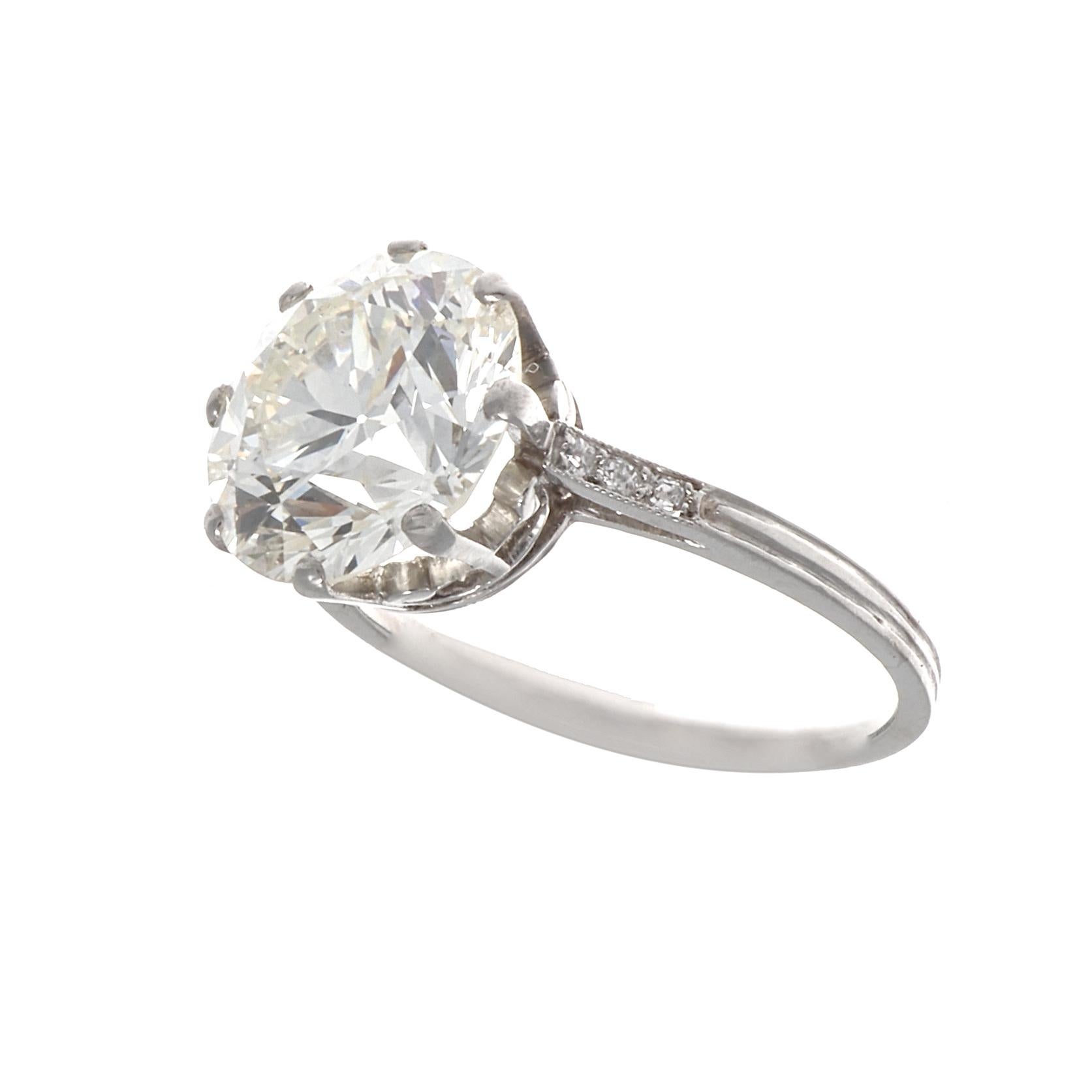 An image of strength and longevity, the diamond symbolizes the coming together and the everlasting bond two lovers will form. Featuring a 5.00 carat round diamond GIA certified as L color, SI2 clarity. Perfectly mounted in an 8 sturdy prong