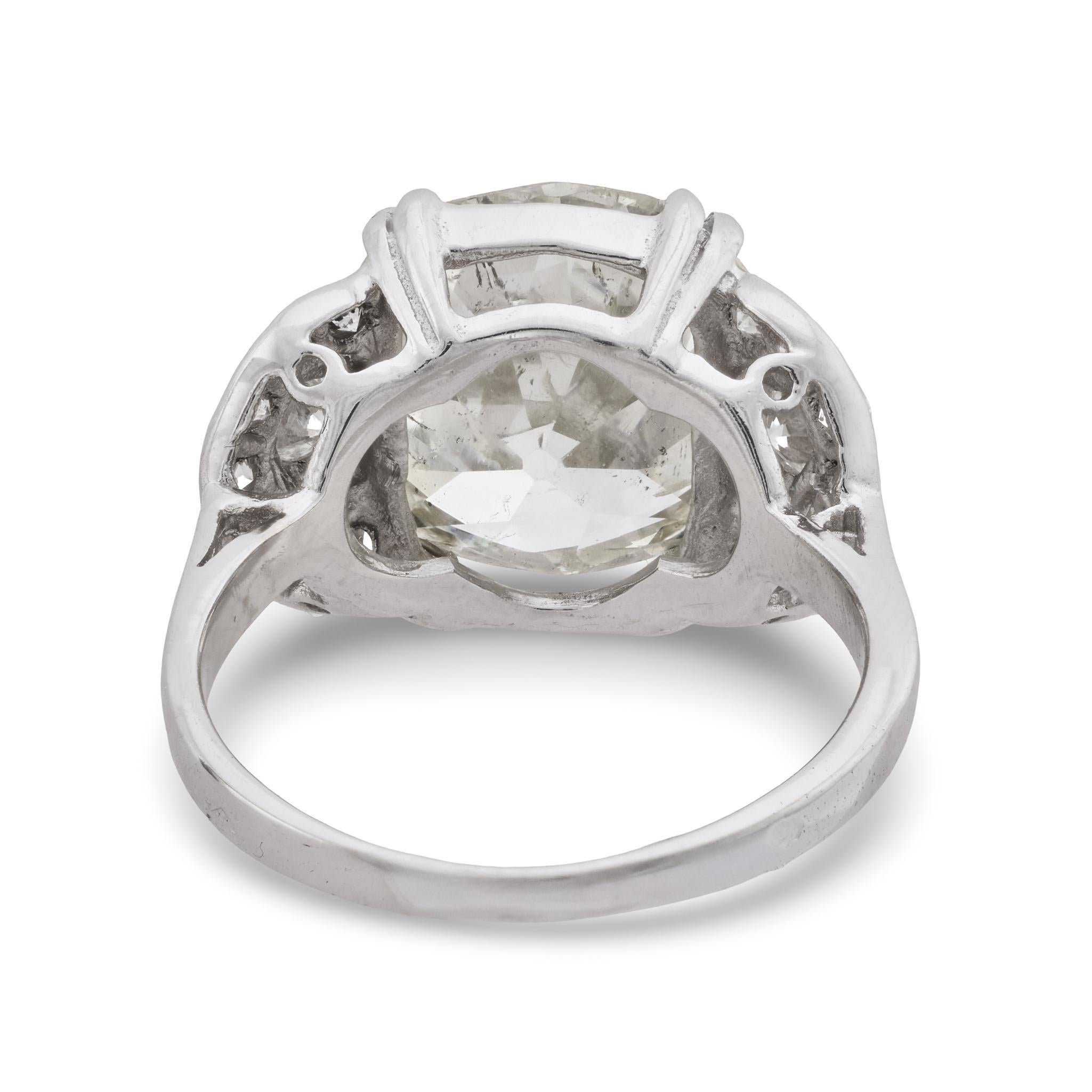 Anello Art Deco francese GIA da 6,38 carati con diamante old mine cut in oro bianco 18 carati in vendita 1