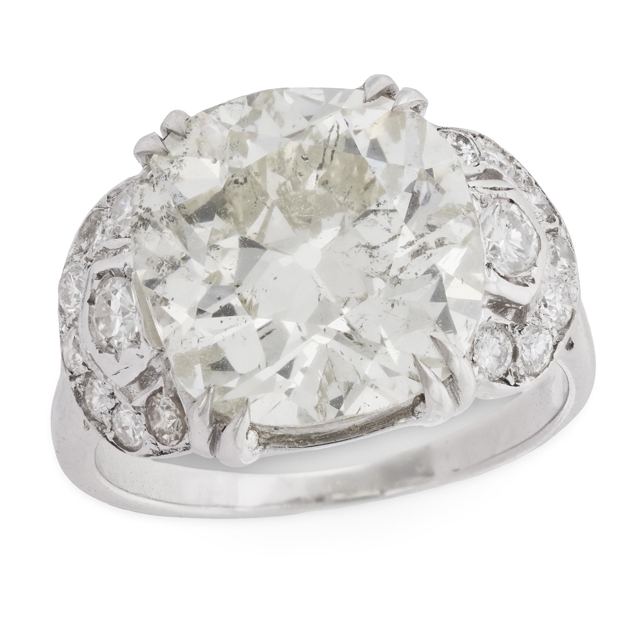 Anello Art Deco francese GIA da 6,38 carati con diamante old mine cut in oro bianco 18 carati in vendita