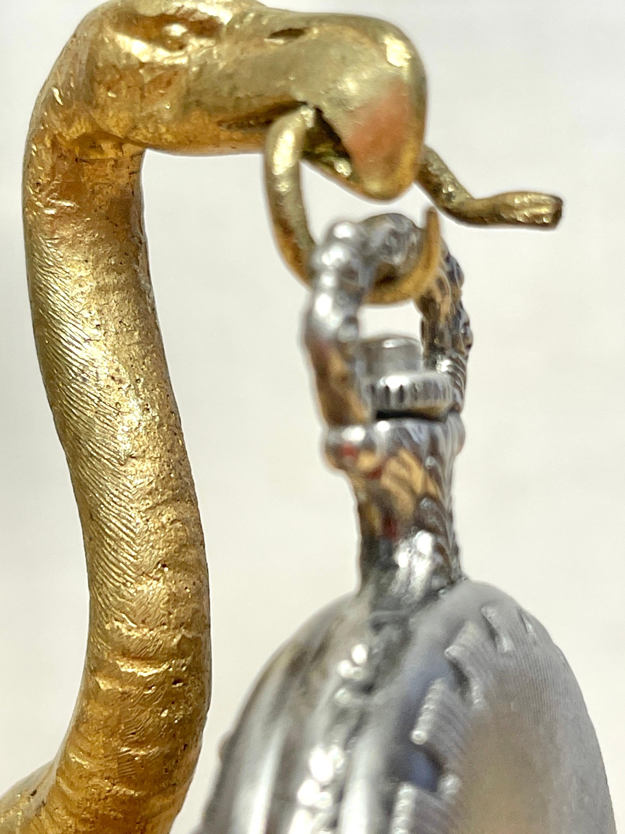 Porte-montre de poche Art déco français debout, en bronze doré, oiseau et serpent en vente 5