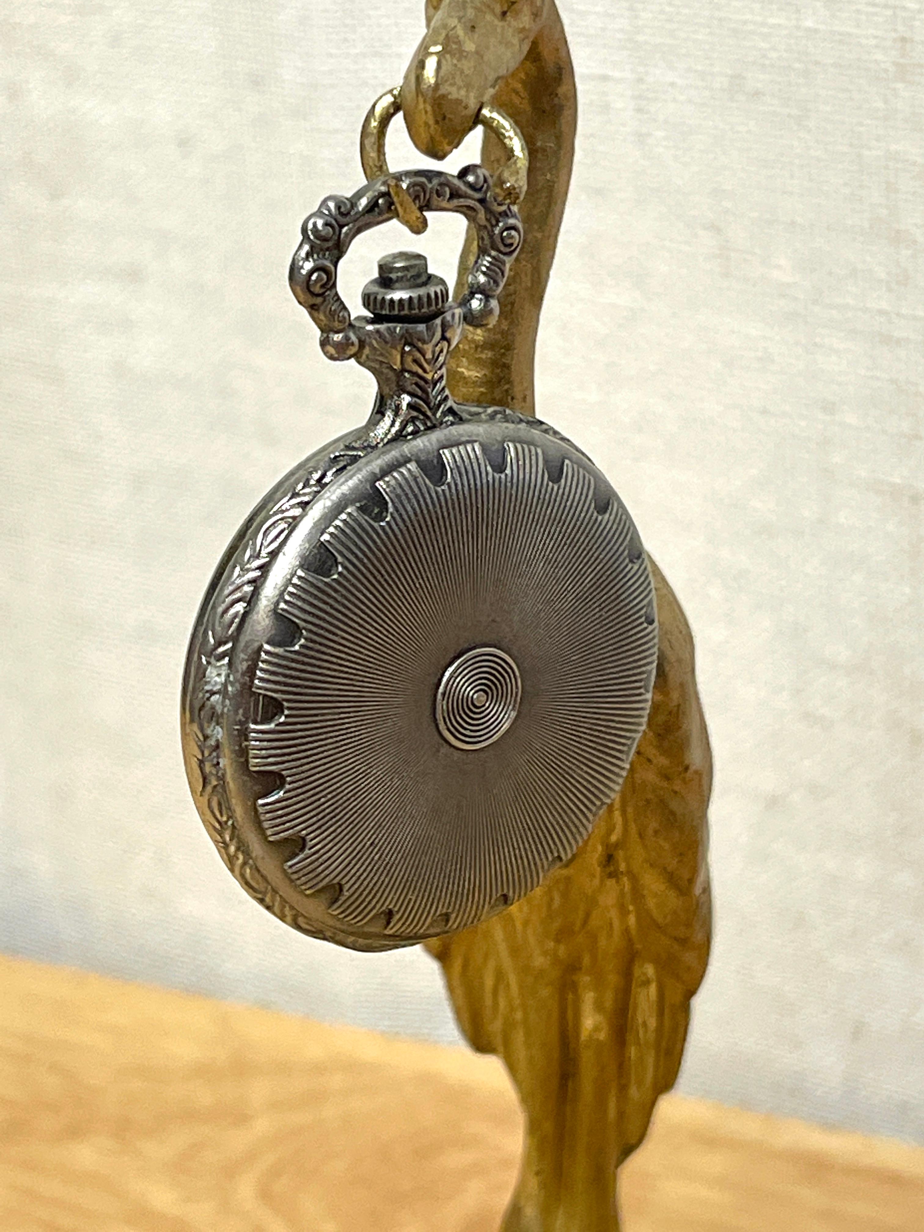 Porte-montre de poche Art déco français debout, en bronze doré, oiseau et serpent Bon état - En vente à West Palm Beach, FL
