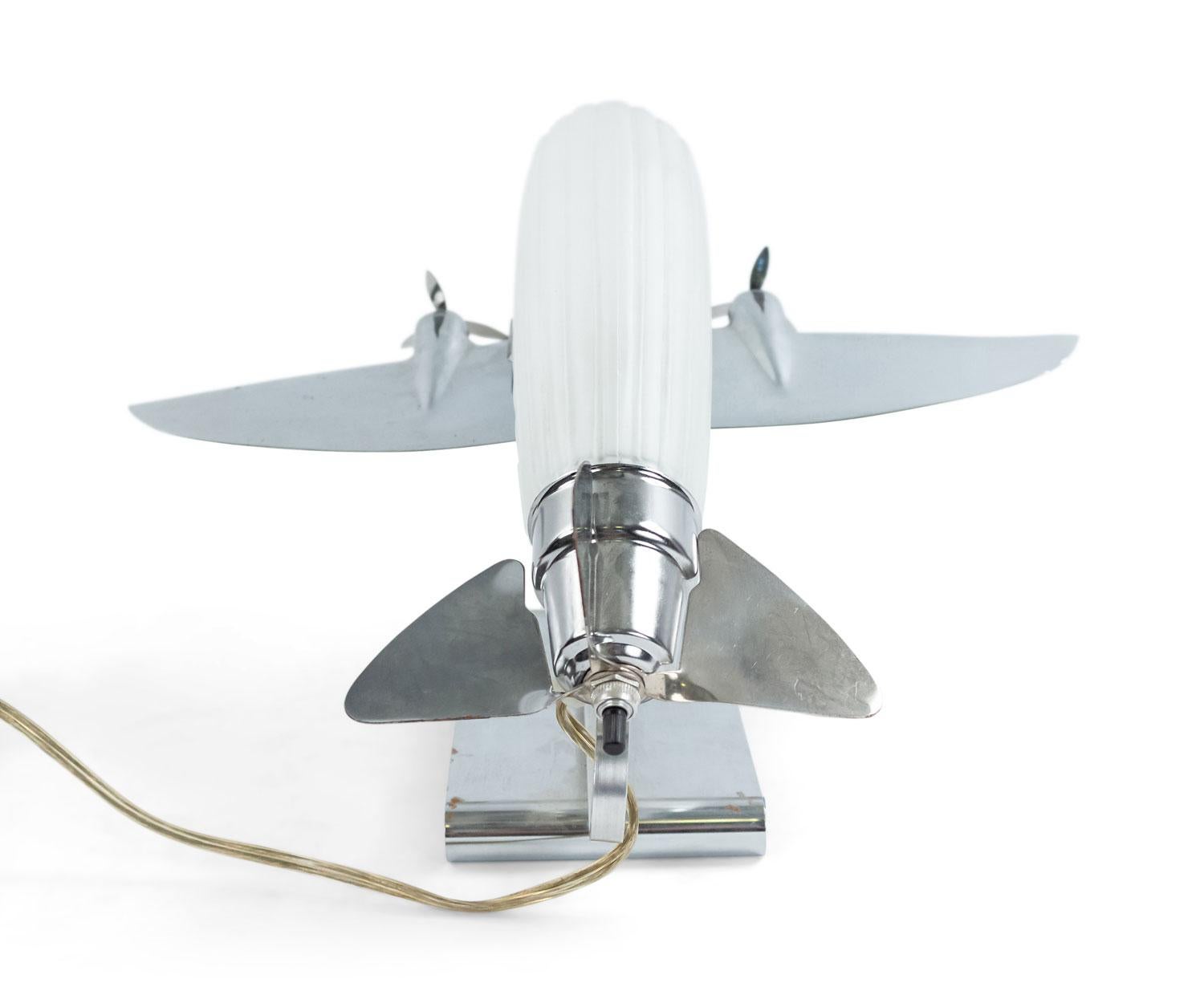 Französische Art Deco Glas und Chrom Flugzeug Lampe (Art déco) im Angebot