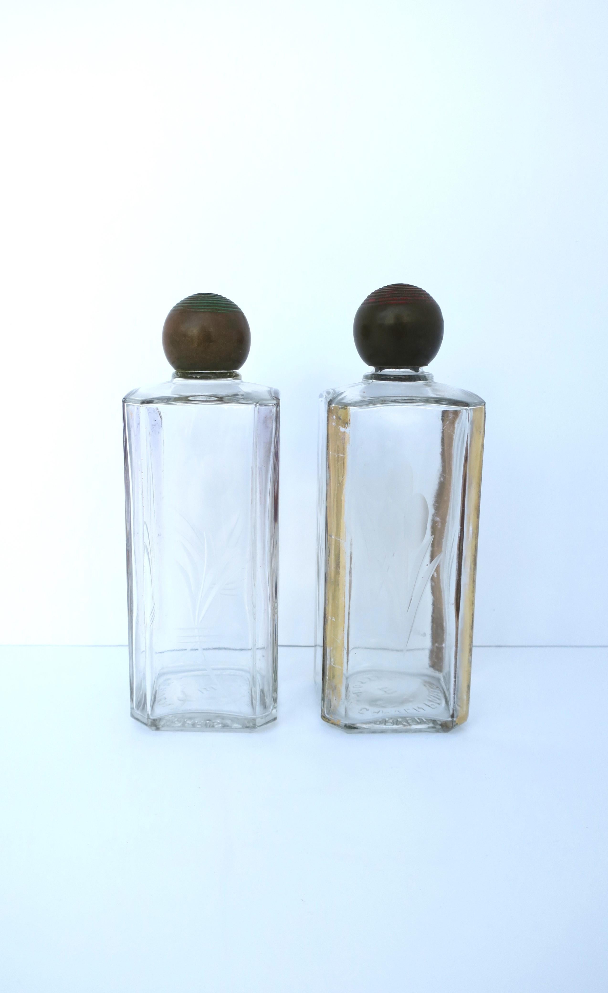 Französische Art-Déco-Glasflaschen aus Paris, Paar (Bronze) im Angebot