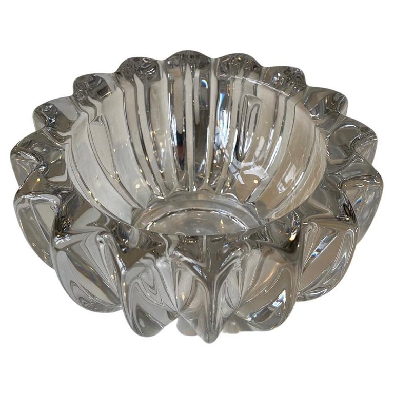 French Art Deco Glass Bowl by Pierre D’avesn, 1940s For Sale at 1stDibs