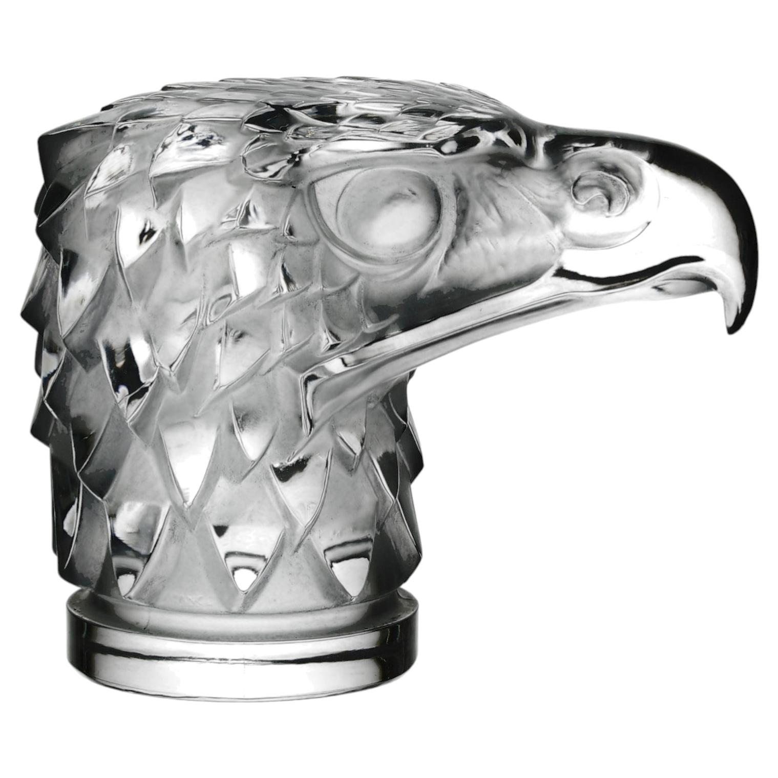 Französische Art-déco-Glasfigur für das Auto mit dem Titel „Tête d’Aigle“ von R. Lalique