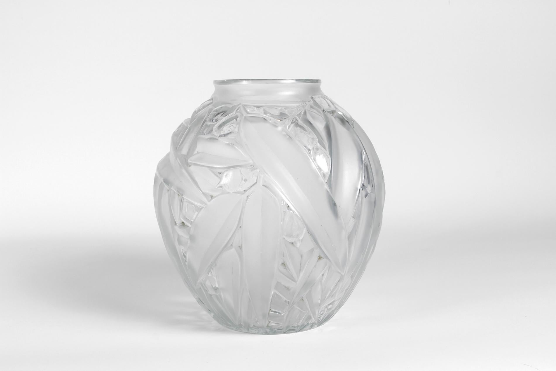 French Art Deco vase in glass with palm decor from Dieupart original piece from 1930 signed 