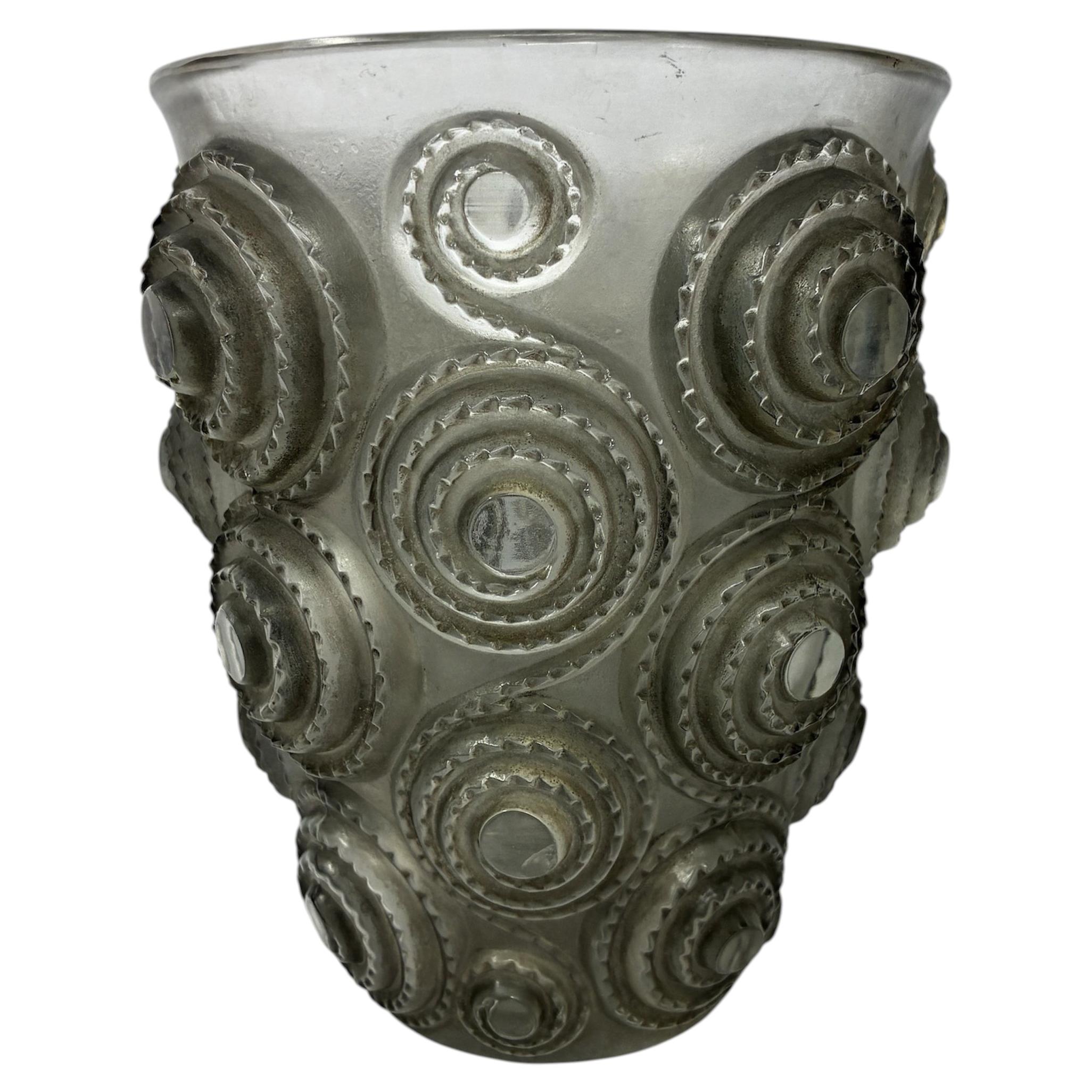 Vase en verre Art Déco de René Lalique, Circa 1930