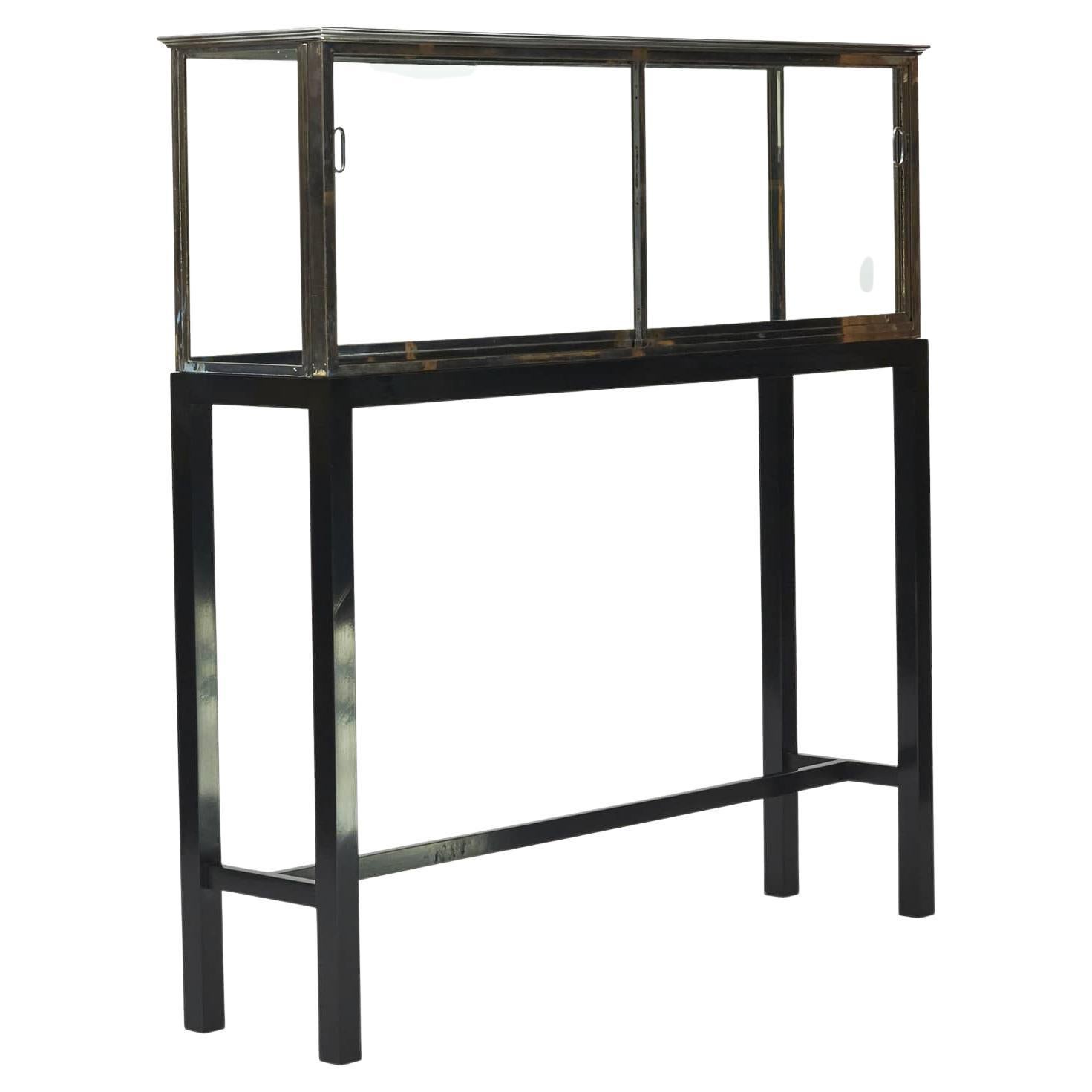 Elusive Parker Pen Display Case, Art Deco Font For Sale at 1stDibs