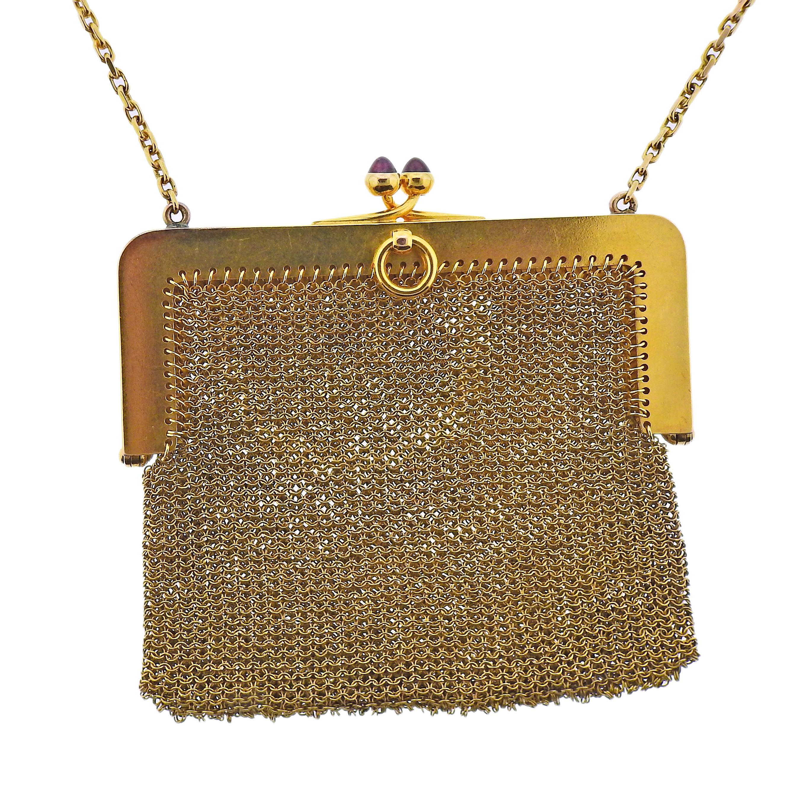 French made Art Deco 18k gold mesh purse, with two rubies on the clasp, decorate with rubies and diamonds. Purse is 2.75