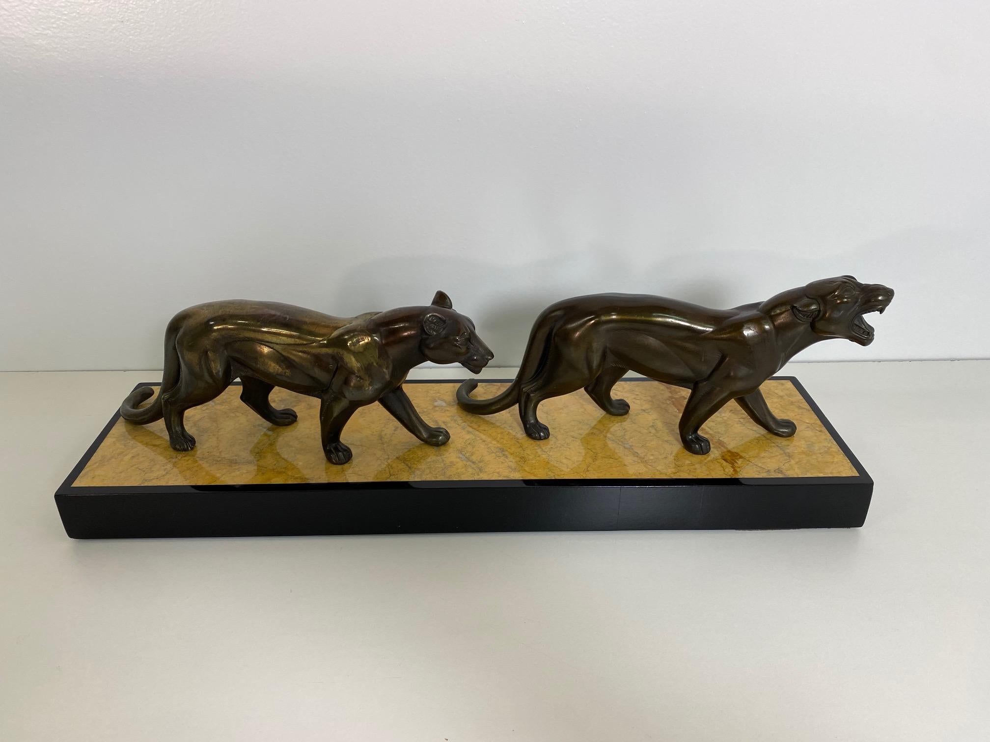 French Art Deco Group of Panthers Sculpture, 1930s In Good Condition In Meda, MB