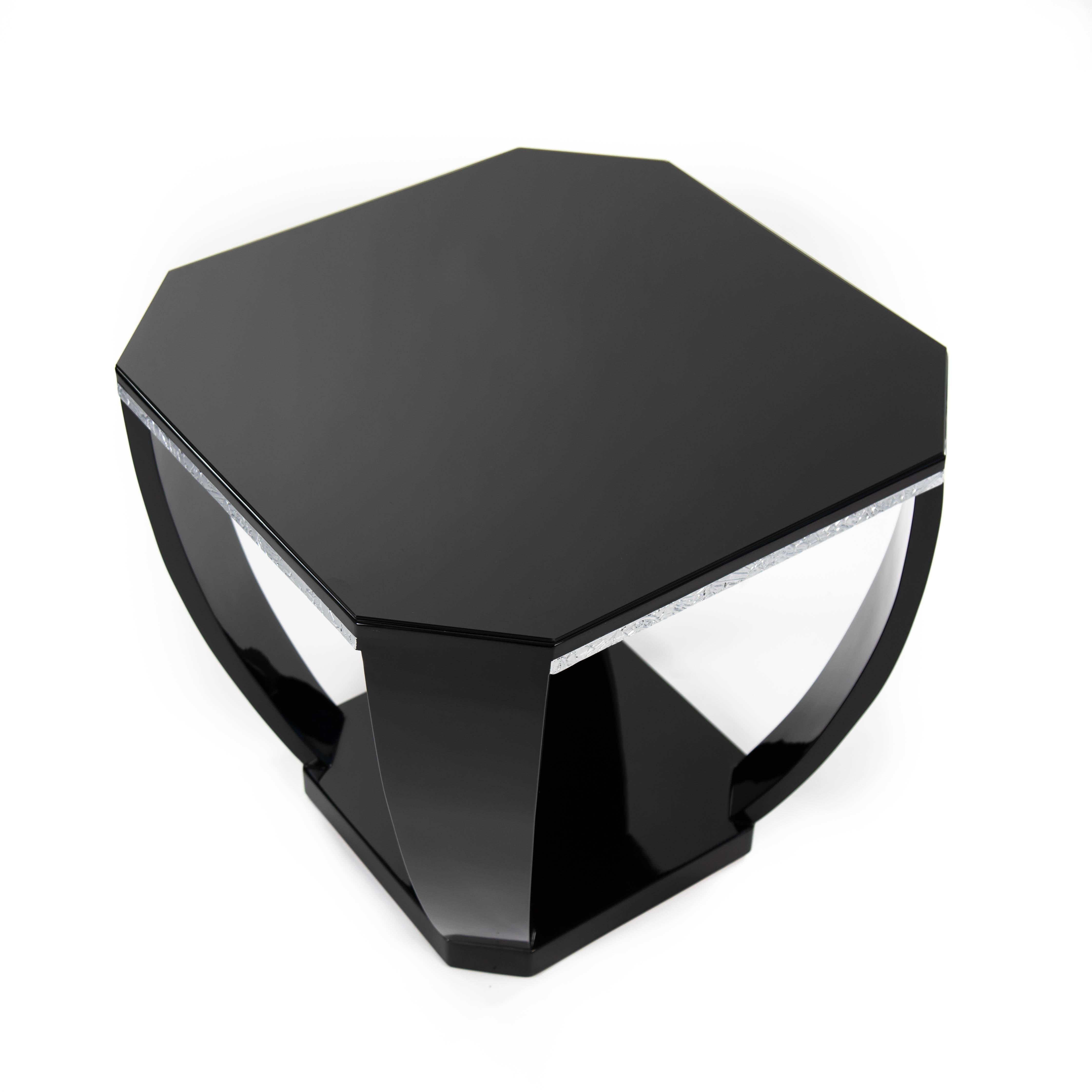 Gueridón Art Déco Francés Laca Negra Alto Brillo Tallas Plateadas Años 20 en venta 3