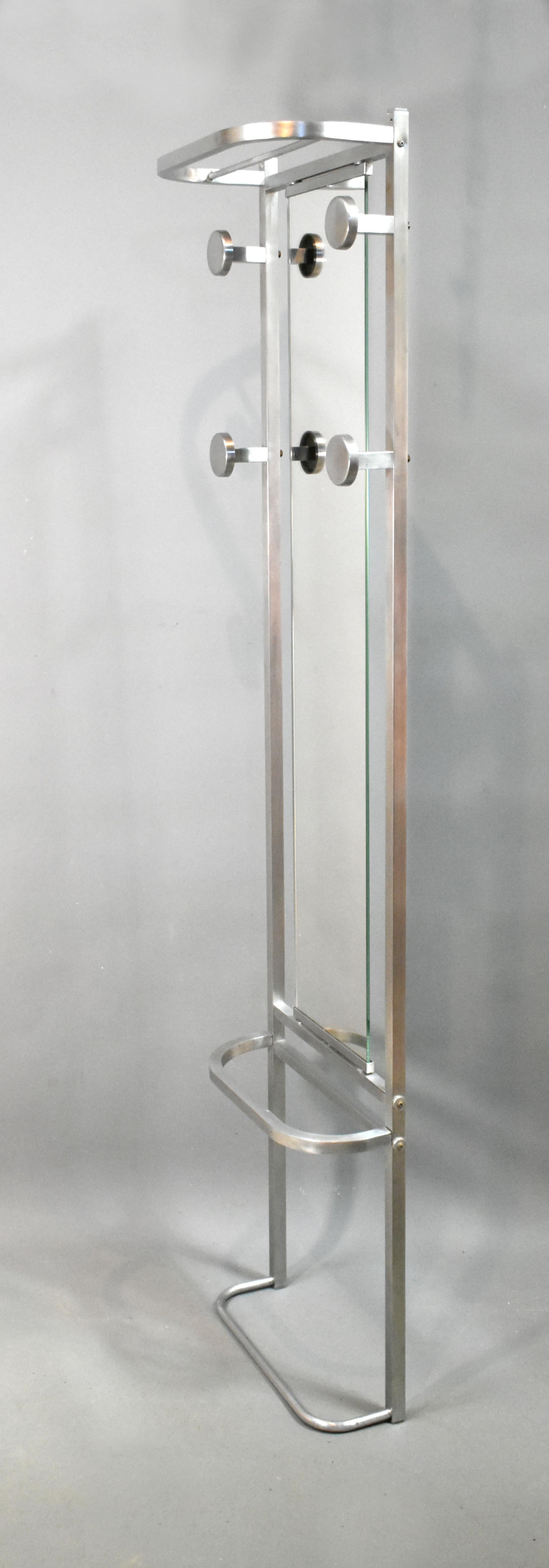 French Art Deco Hall Coat Stand in Polished Aluminum In Good Condition In SAINTE-COLOMBE, FR