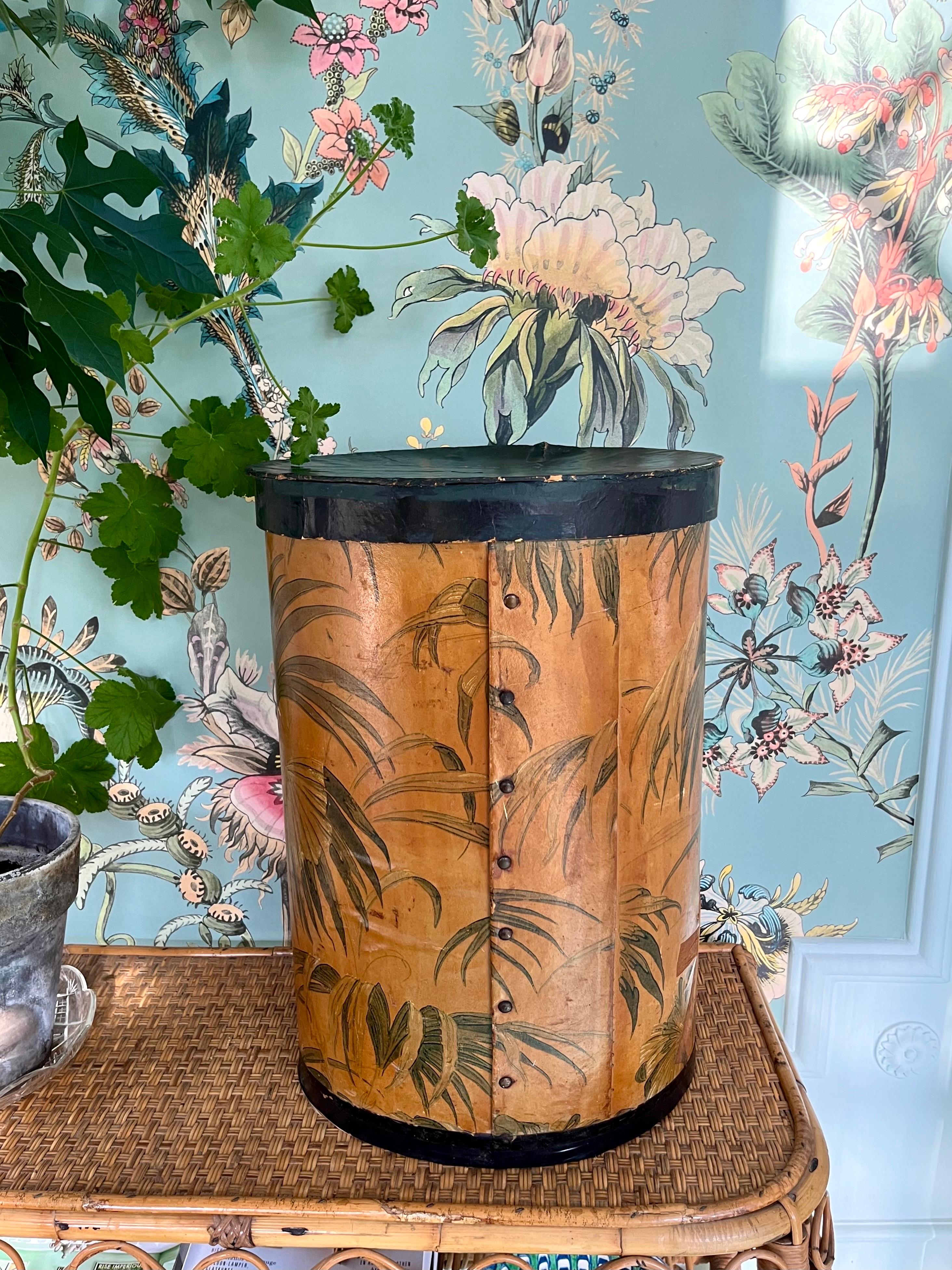 French Art Deco Hat Box with Exotic Leaf Motif, 1920s–1930s In Fair Condition For Sale In Frederiksberg C, DK