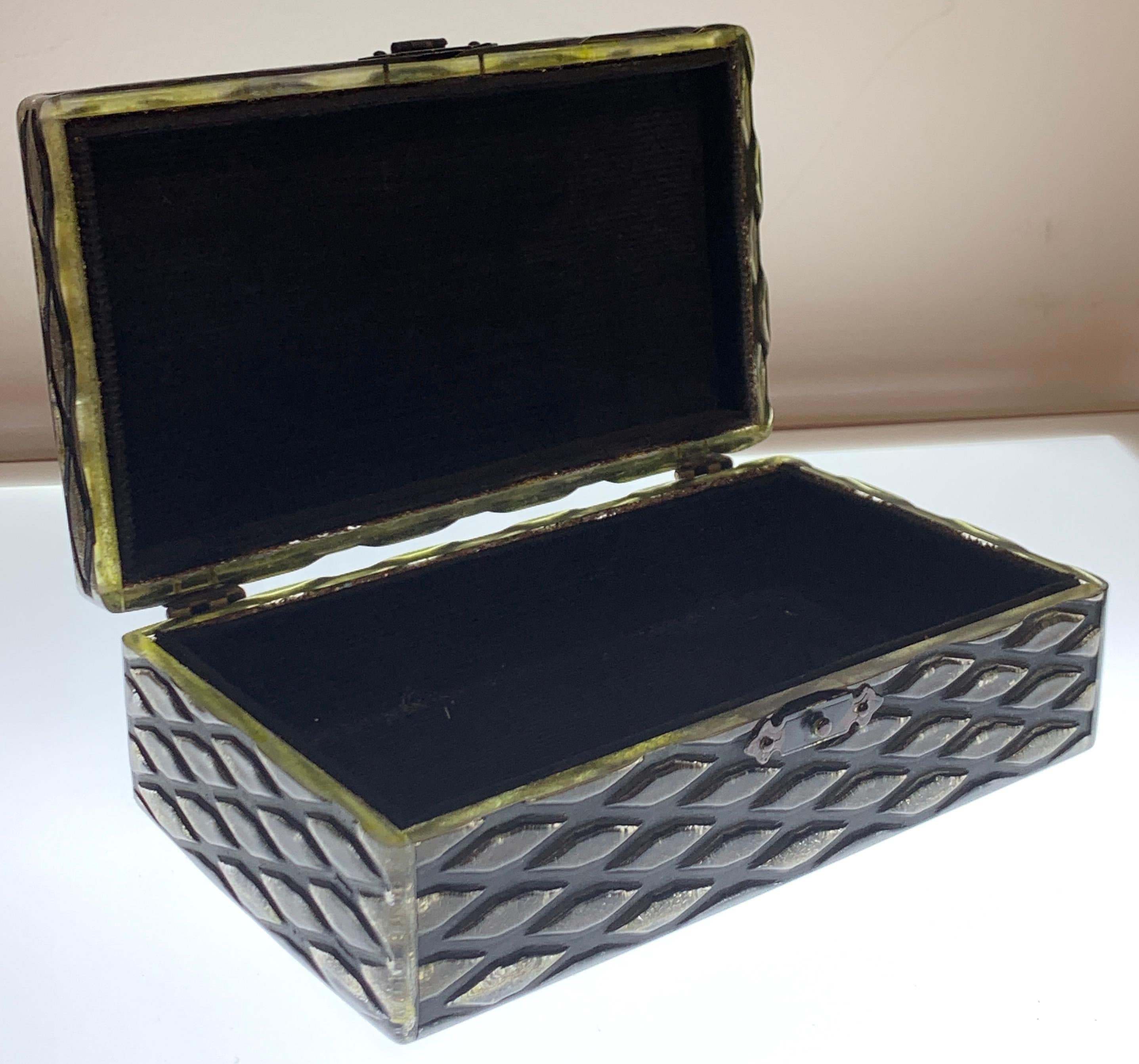 French Art Deco Herringbone Bakelite Box 3
