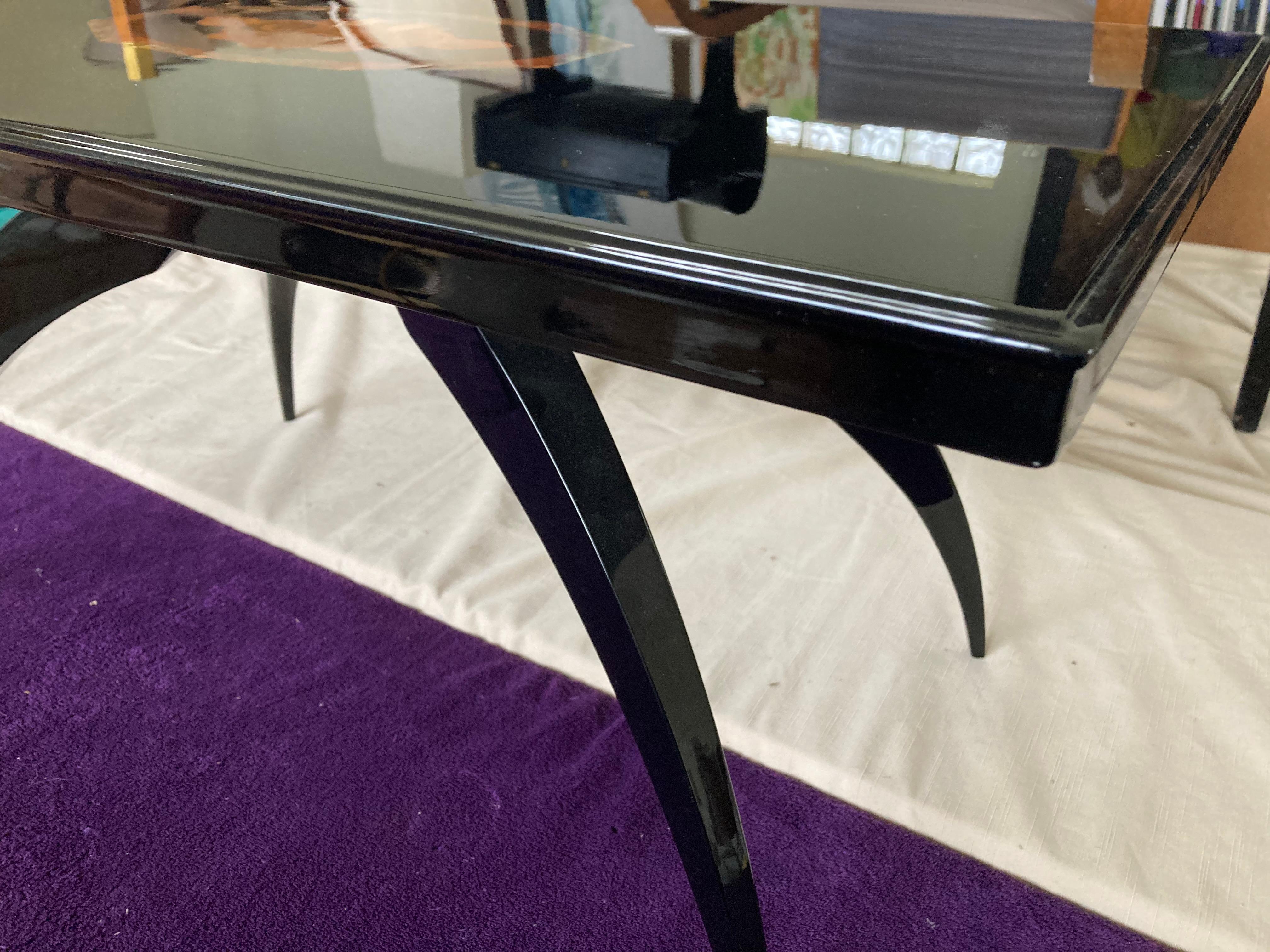 Polished Black French Art Deco Side Table with Floral Inlay For Sale 4