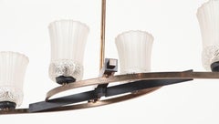 Lustre Art déco français en fer et plaqué laiton, vers les années 1940