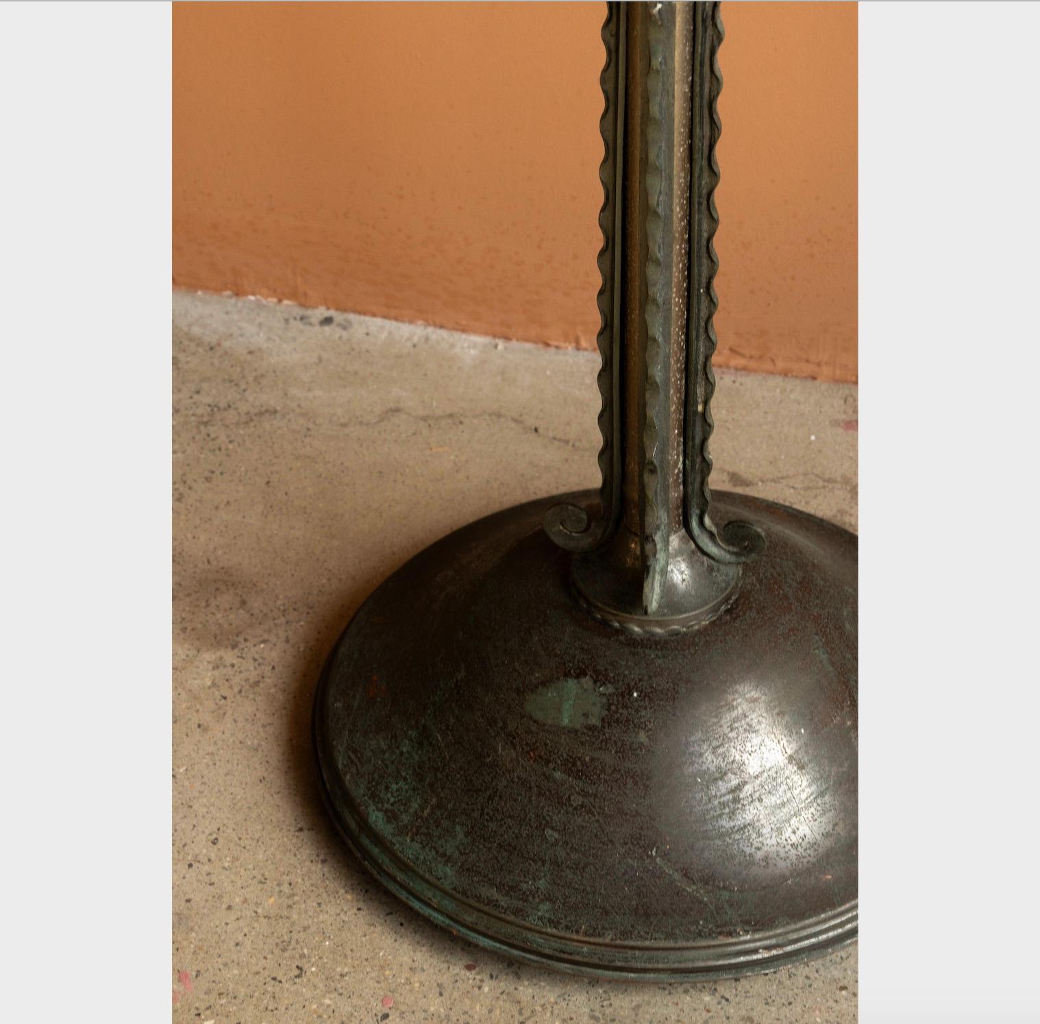 20ième siècle Lampadaire Art déco français par Ateliers Etlin, Paris en vente