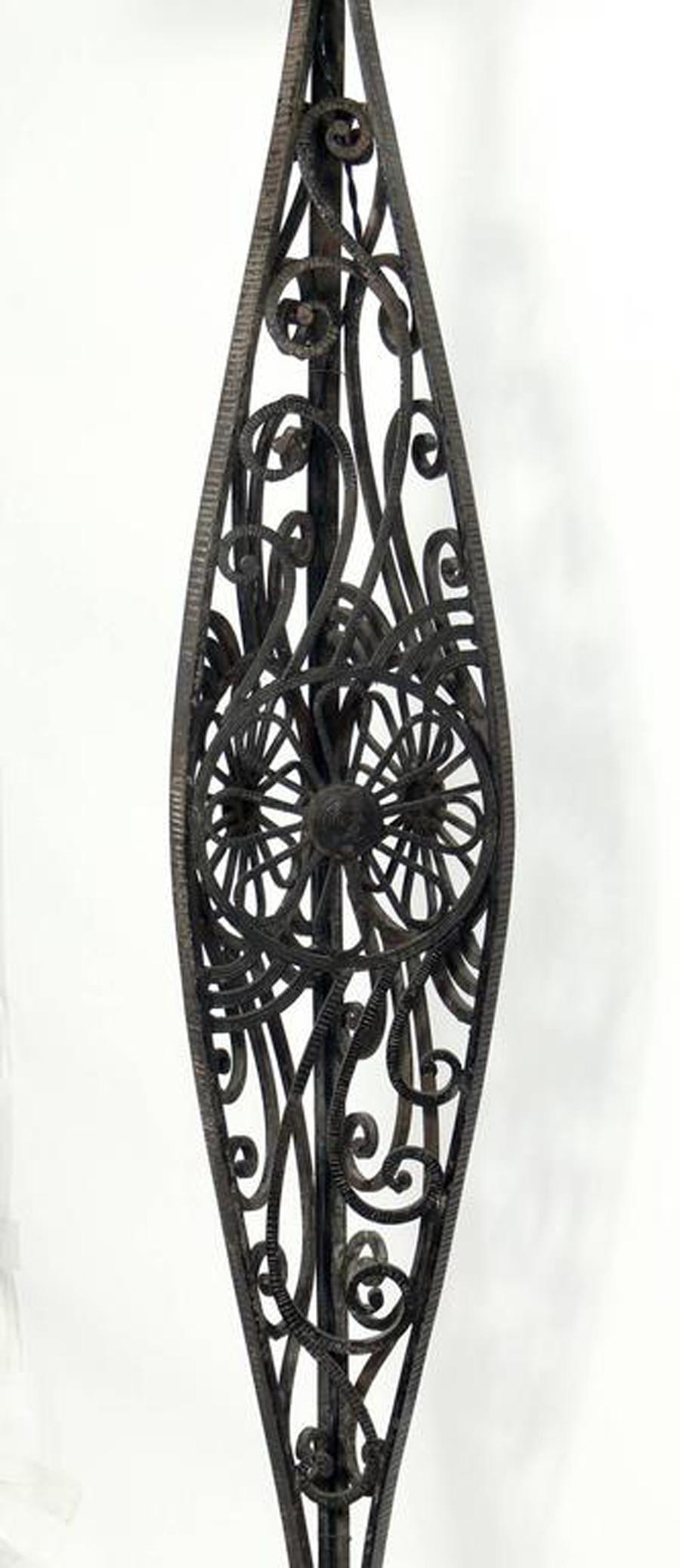 French Art Deco Iron Floor Lamp in the Manner of Edgar Brandt In Good Condition For Sale In Atlanta, GA