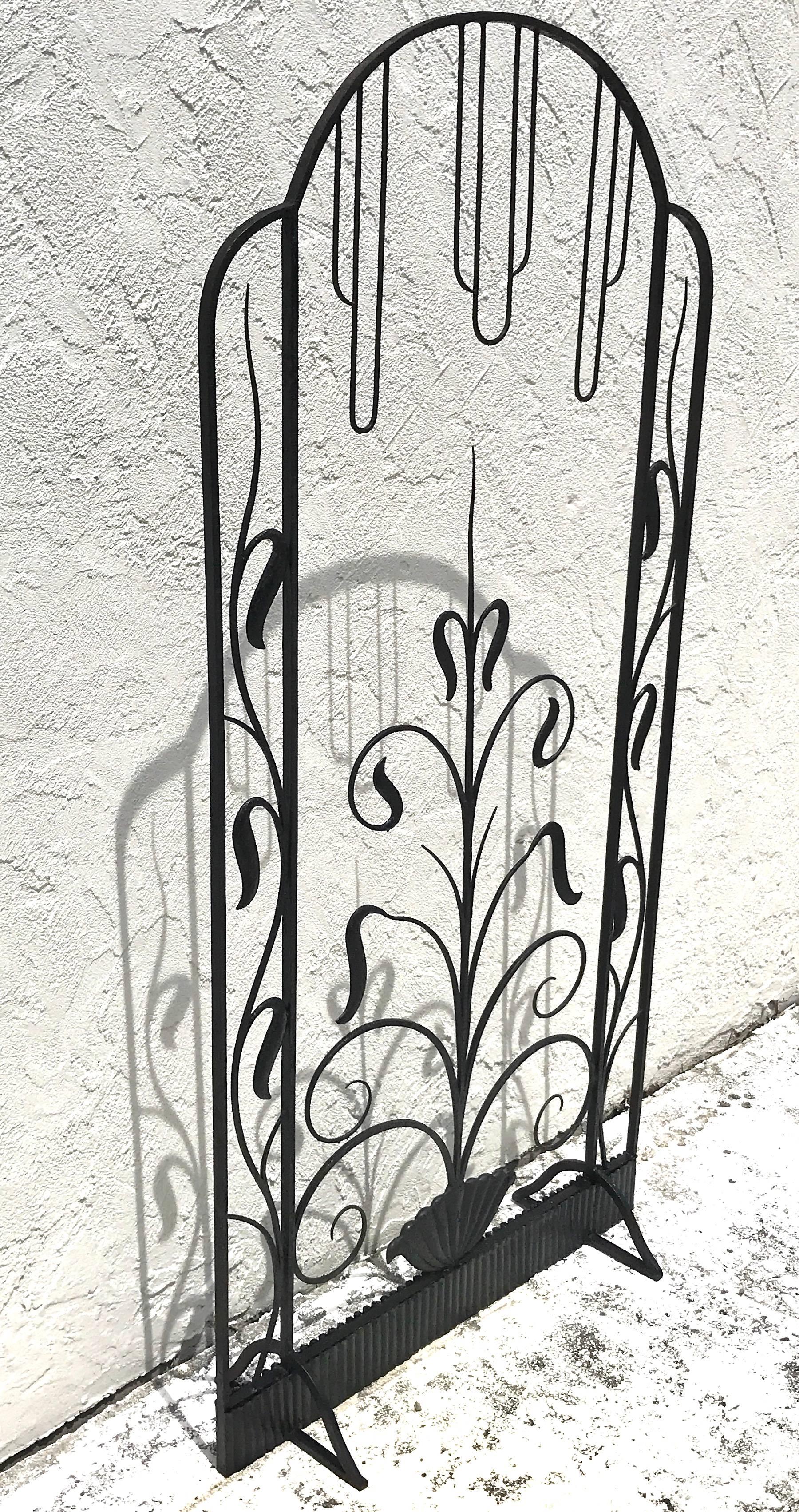 Wrought Iron French Art Deco Iron Screen in the Manner of Edgar Brandt