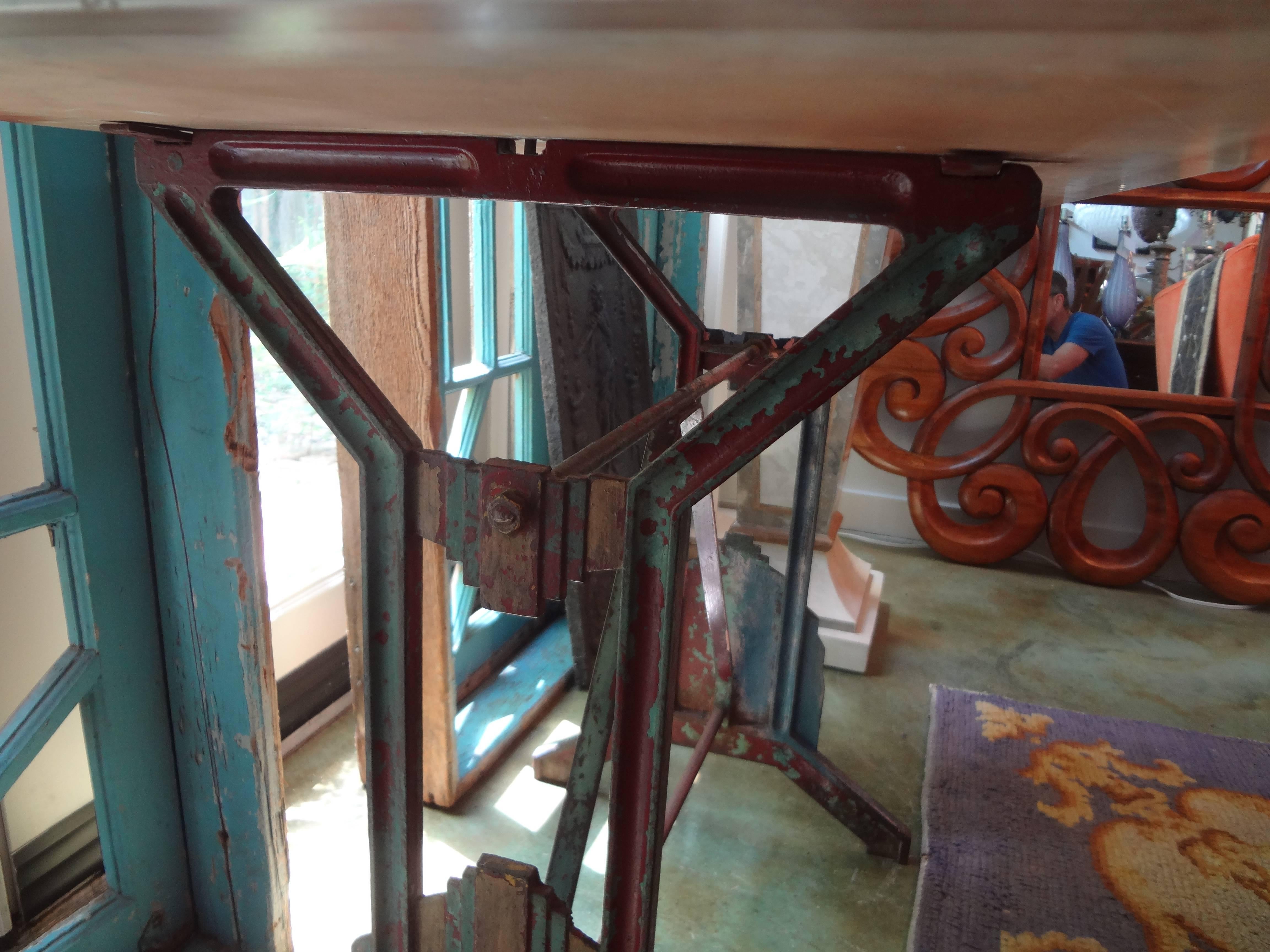 French Art Deco Iron Table with Marble Top In Good Condition In Houston, TX