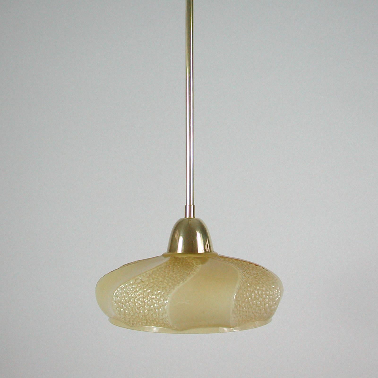 French Art Deco Ivory Colored Opaline Glass Brass Pendants, 1940s, Set of 2 For Sale 2