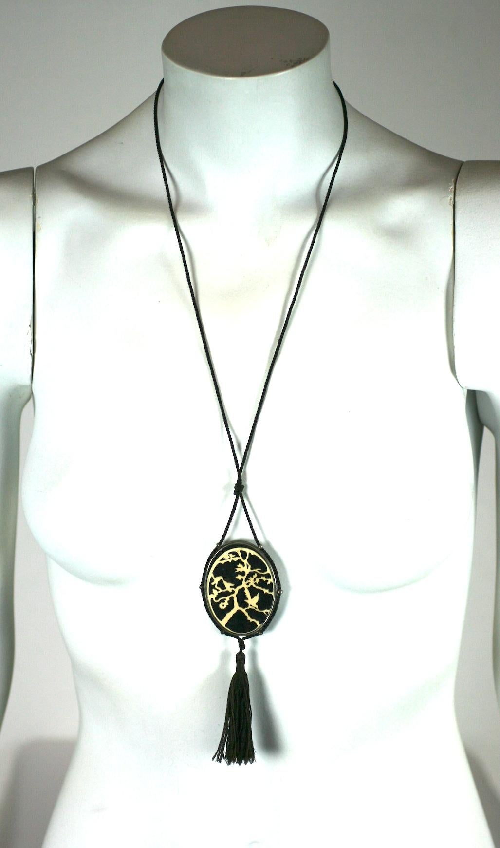  French Art Deco Japonesque Pendant Necklace In Excellent Condition For Sale In New York, NY