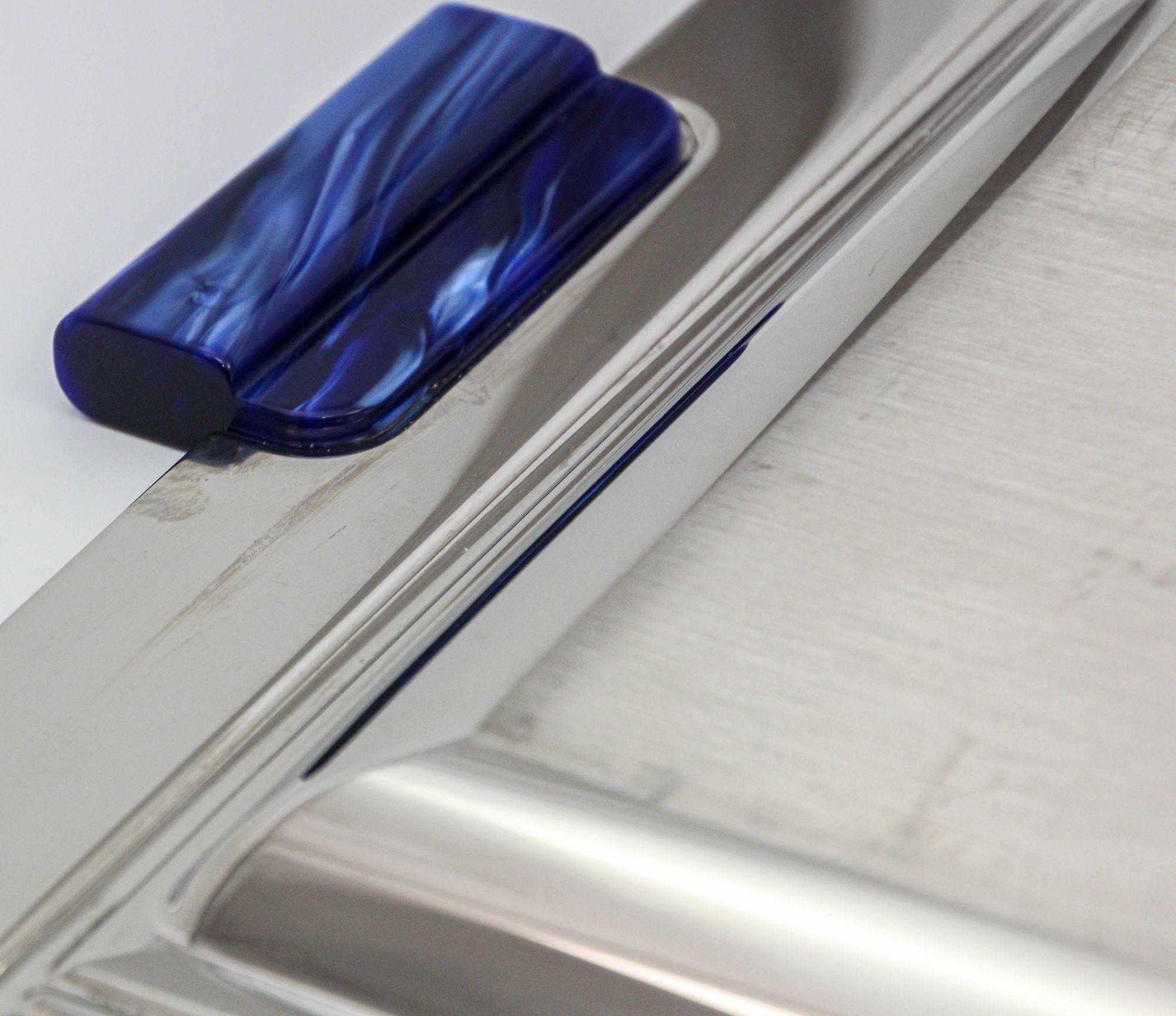 Acier inoxydable Plateau de service Art Déco Jean Couzon en acier inoxydable avec poignées bleues marbrées en vente