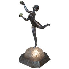 Französische Art Deco Jongleurin Tanzendes Mädchen Tischlampe von Limousin