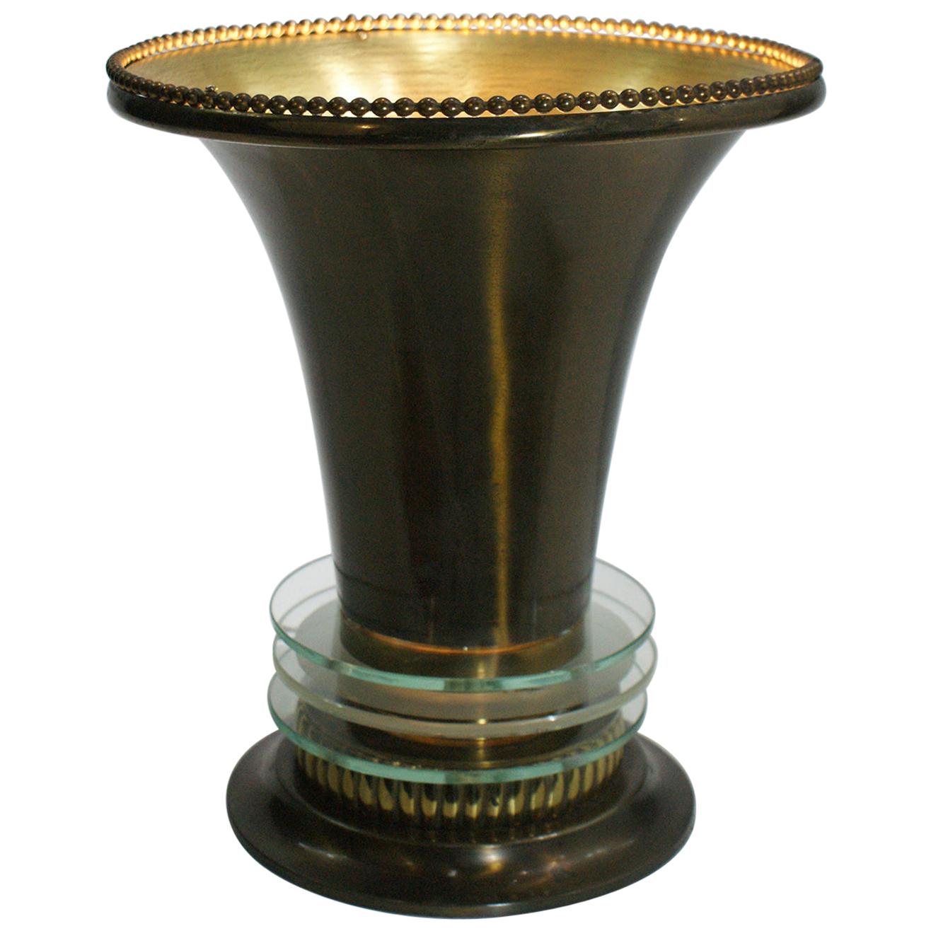 French Art Deco Lamp in Brass, in the Manner of Rene Pottier, circa 1930 For Sale
