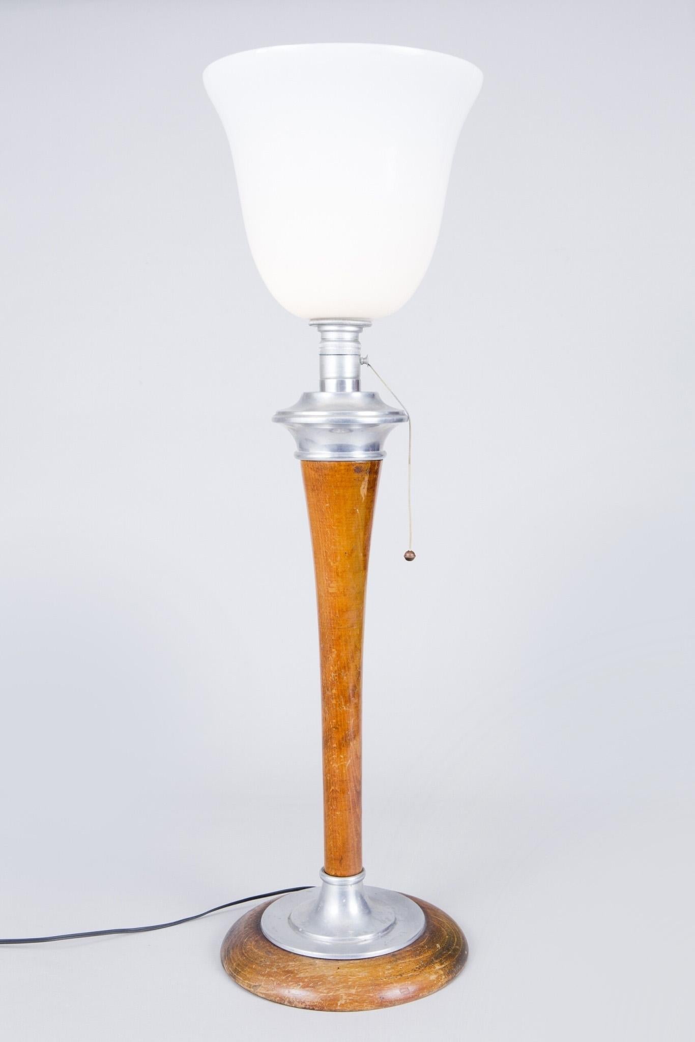 Französische Art Deco Lampe aus den 1920er Jahren, nicht restauriert (Art déco) im Angebot